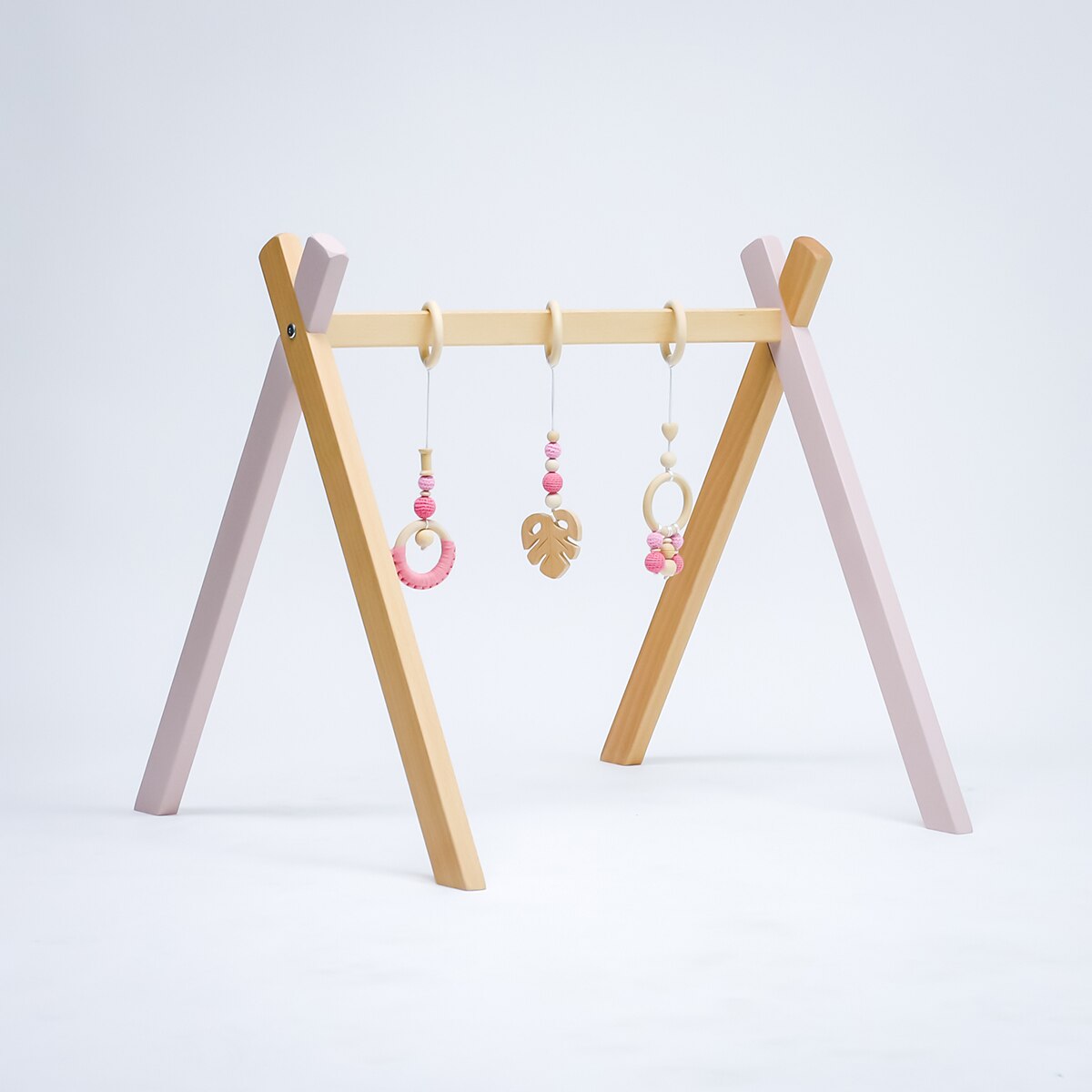 Imagen 0 de Gimnasio de actividades Plastimyr de madera The Good Wood rosa
