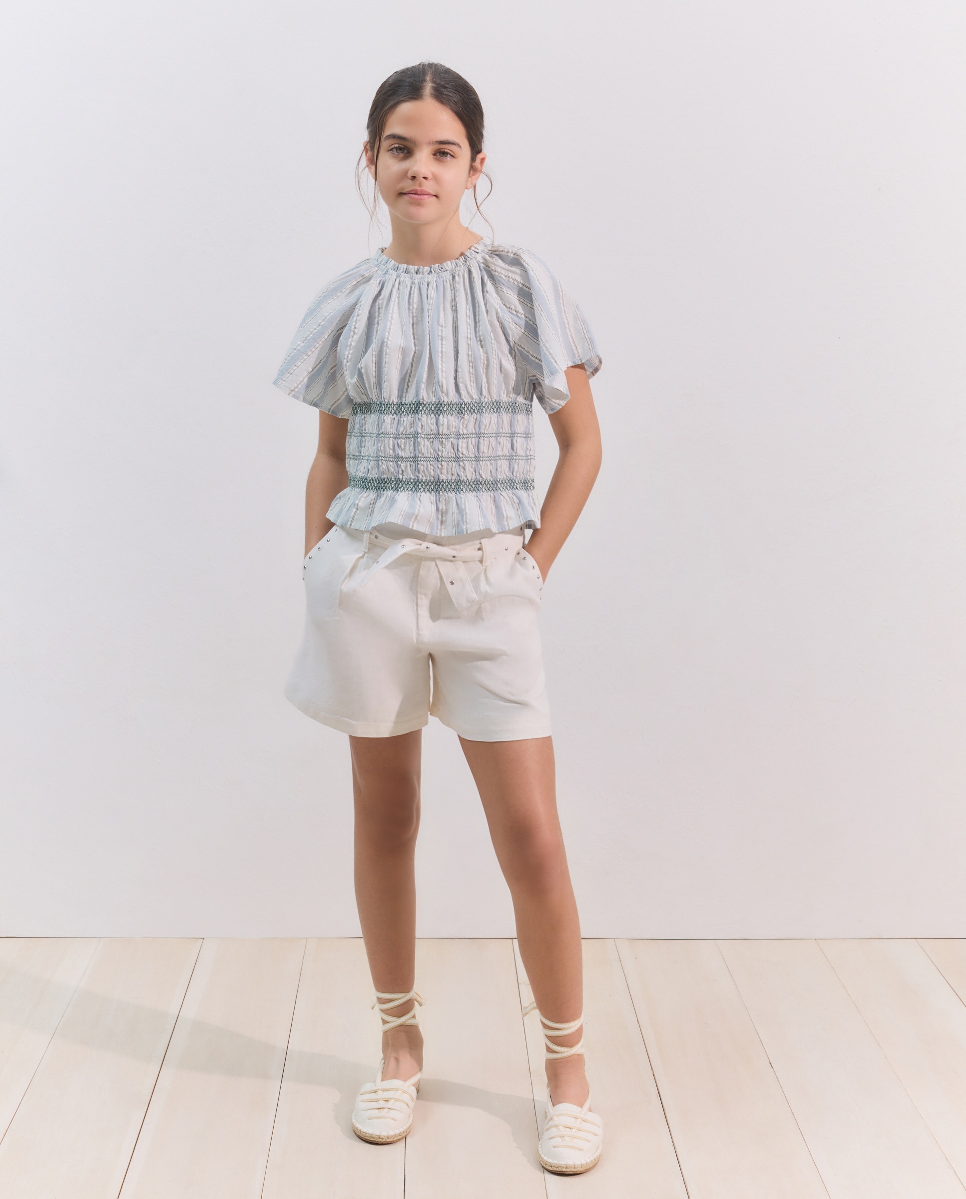 Imagem 0 de Bermudas de Linho com Cinto de Tachas Stone Washed