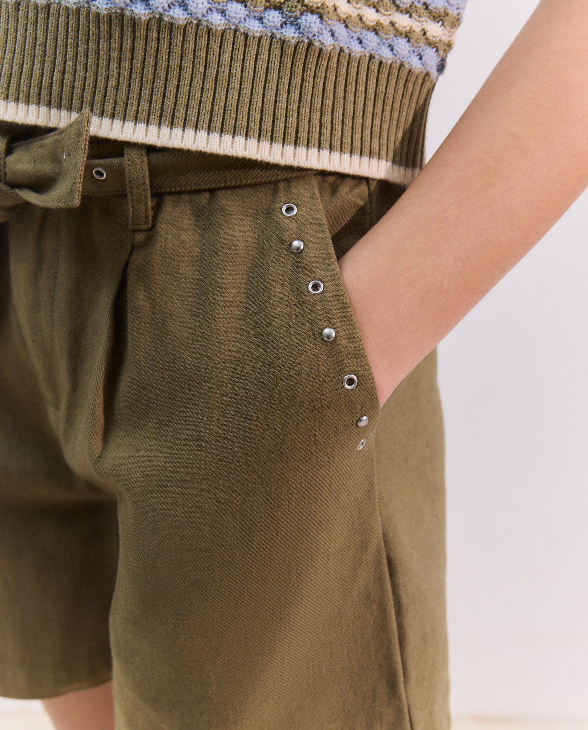 Bermudas de Linho com Cinto de Tachas Garment Dyed Coconut El Corte Inglés 520 Caqui-4
