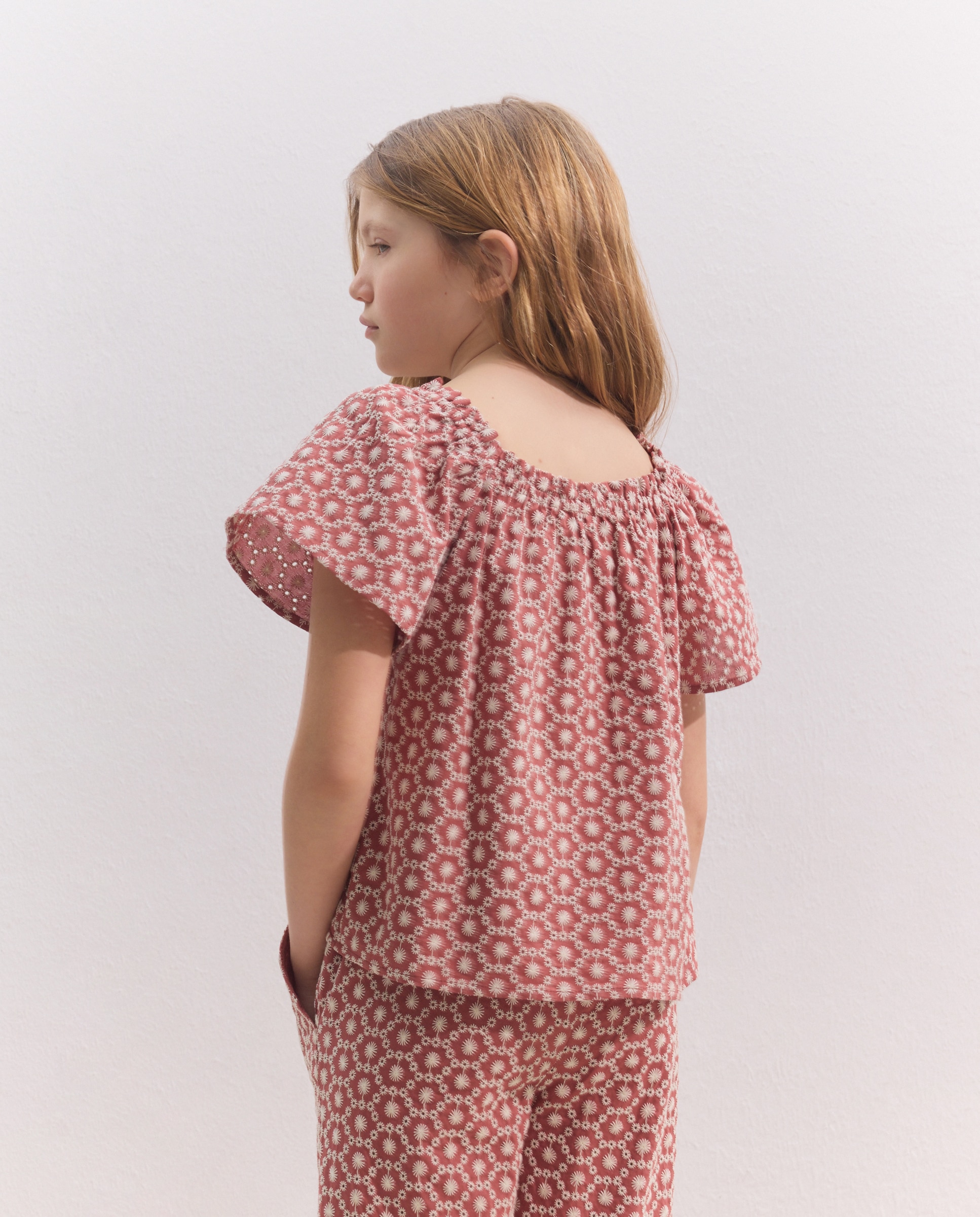 Blusa de Manga Curta com Ombro Bordado Vermelho-3