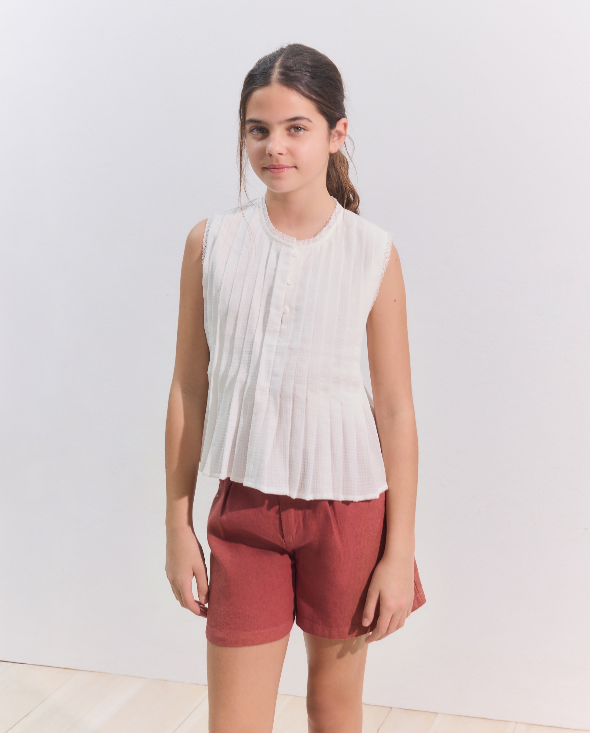 Imagem 0 de Blusa sem Mangas com Estrutura de Padrão Espinha de Peixe e Pregas