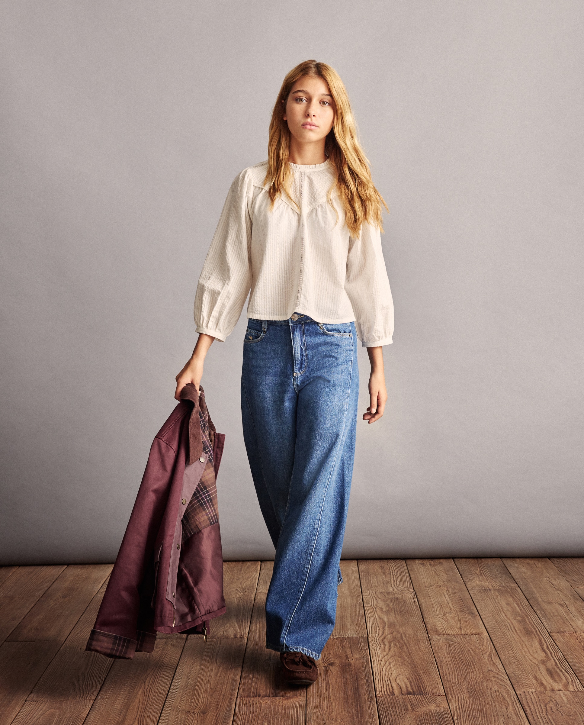 Imagem 0 de Blusa 3/4 de Fio Metalizado Romântica com Renda
