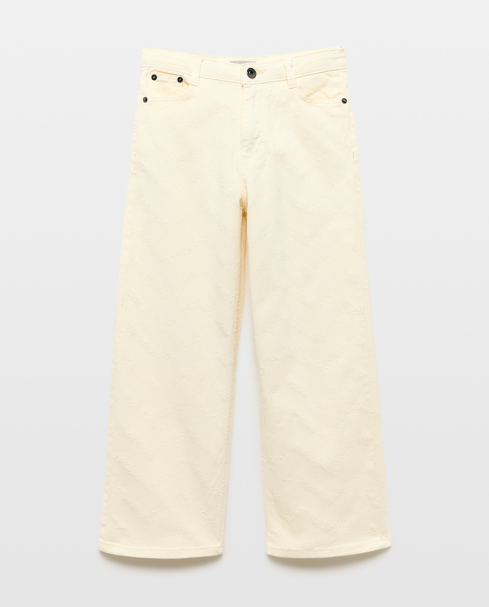 Imagem 0 de Jeans em Tecido Rasgado e Desfiado