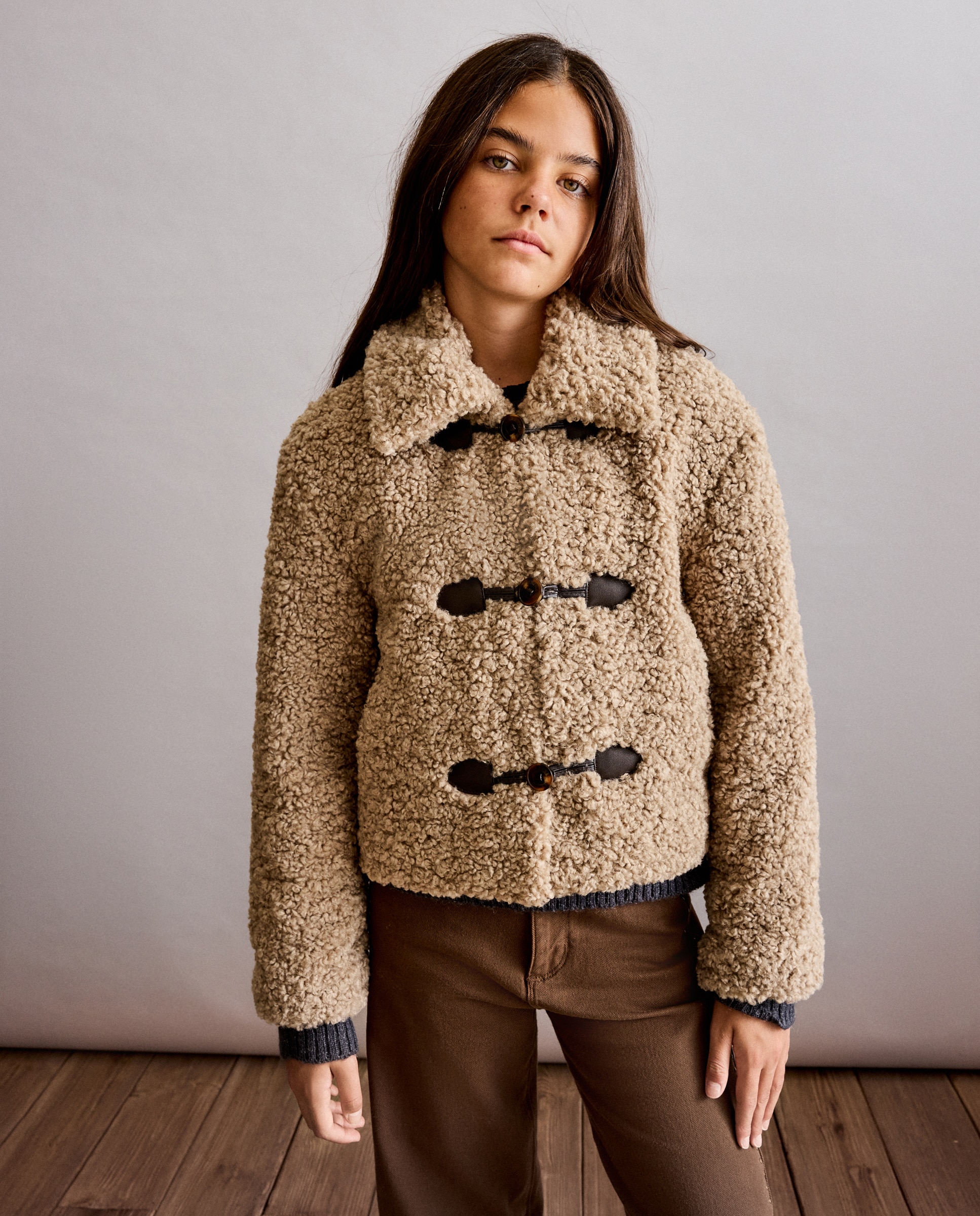 Imagen 0 de Abrigo tejido bouclé de niña 730 Camel