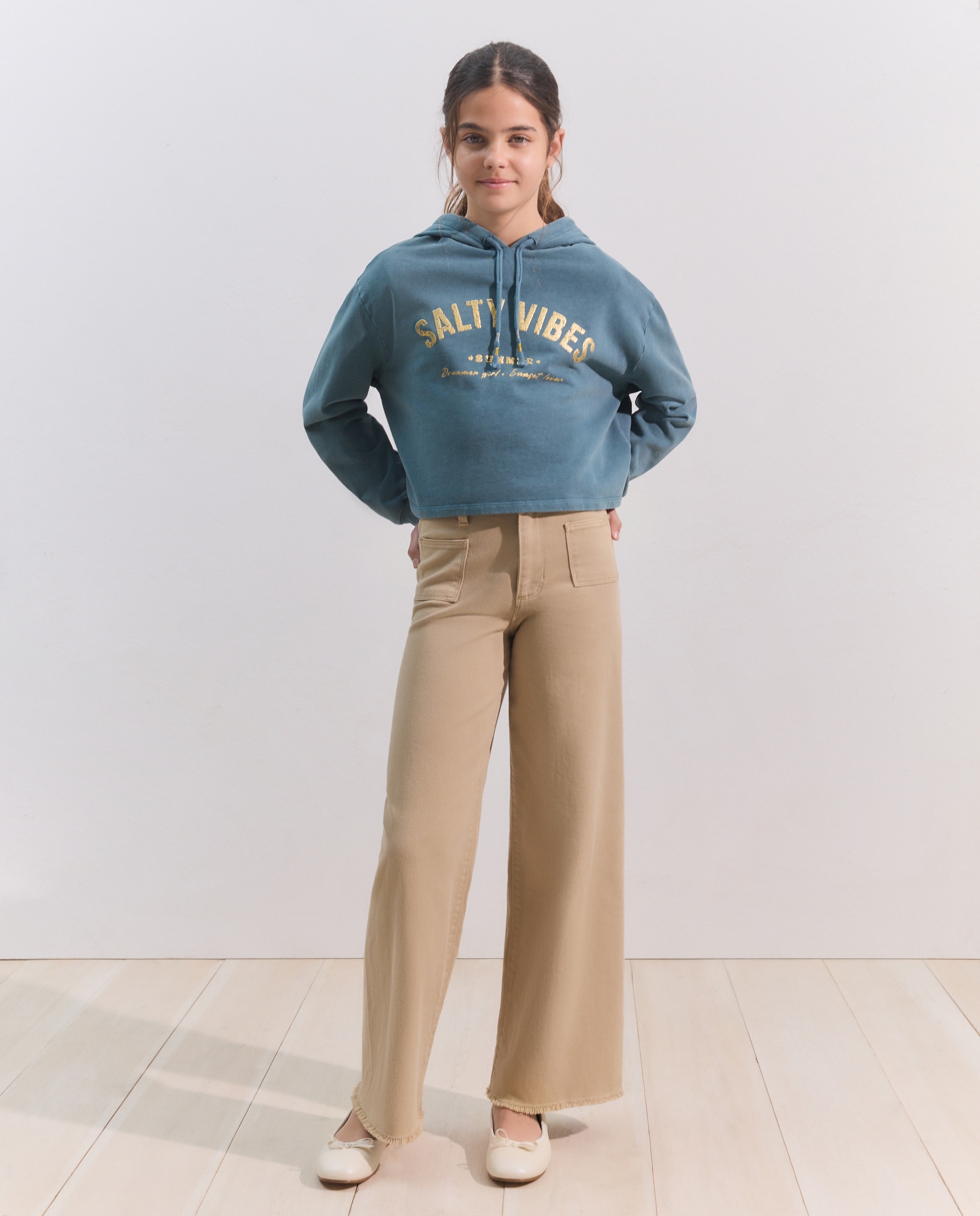 Imagem 0 de Sweatshirt Cropped com Capuz e Fantasia