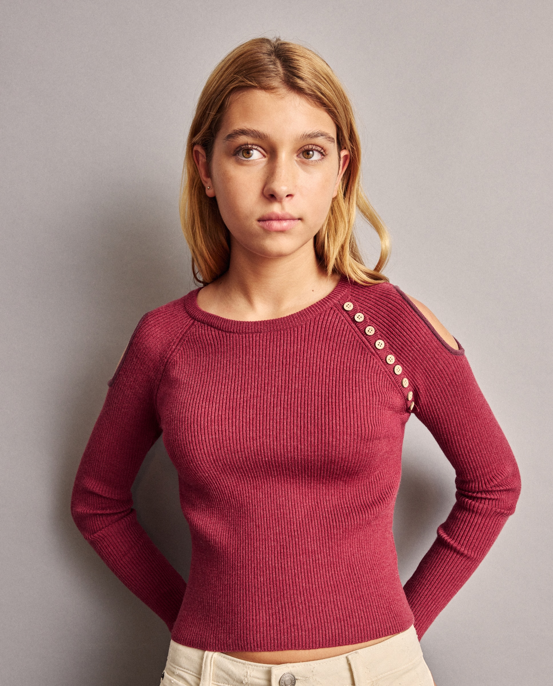 Camisola de Malha Canelada com Cut Out nos Ombros e Botões Coconut El Corte Inglés Buganvília-2