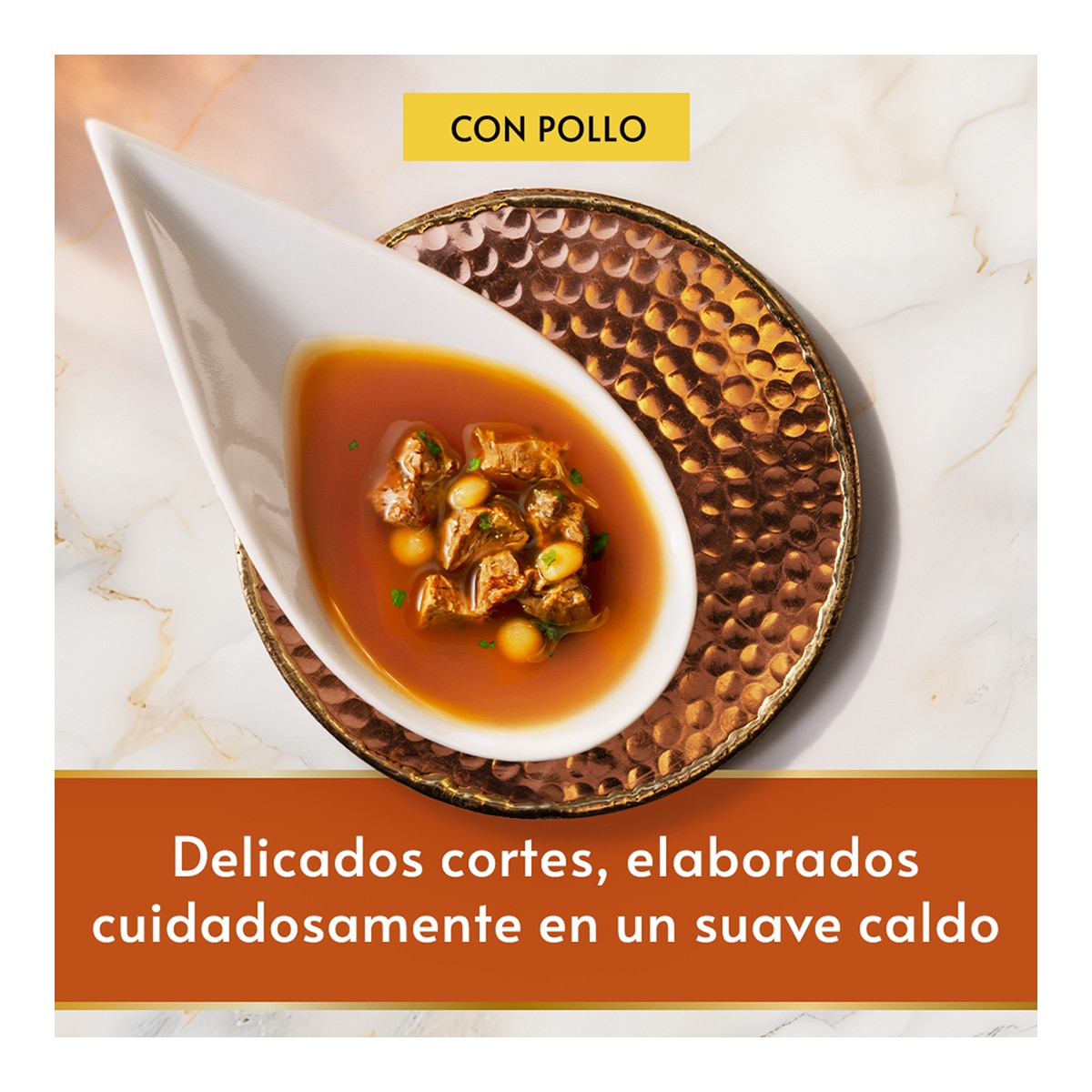 Imagen 3 de Comida húmeda para gatos adultos Gourmet Royale pollo con guarnición de perlas de pasta y espinacas 45g