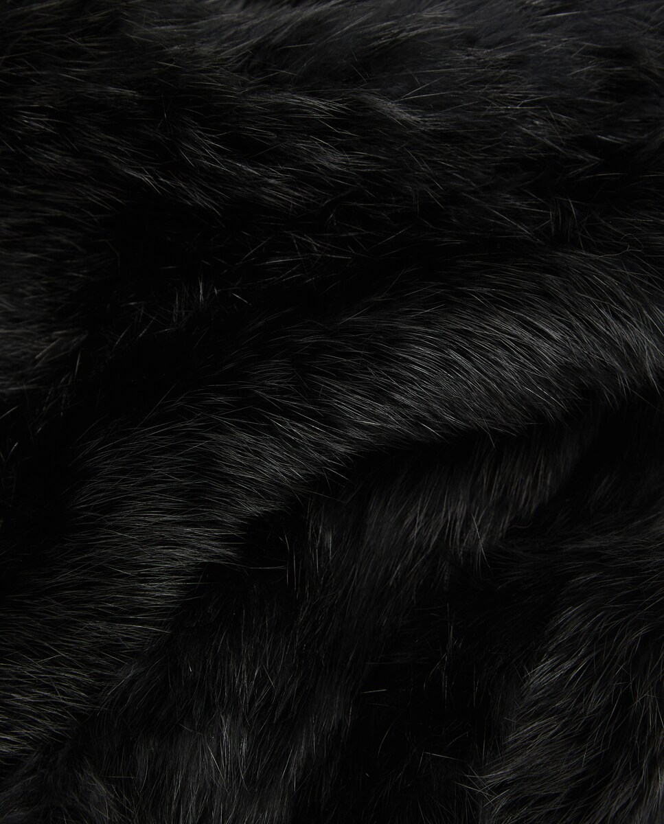 Gola Cruzada de Coelho Preto-2