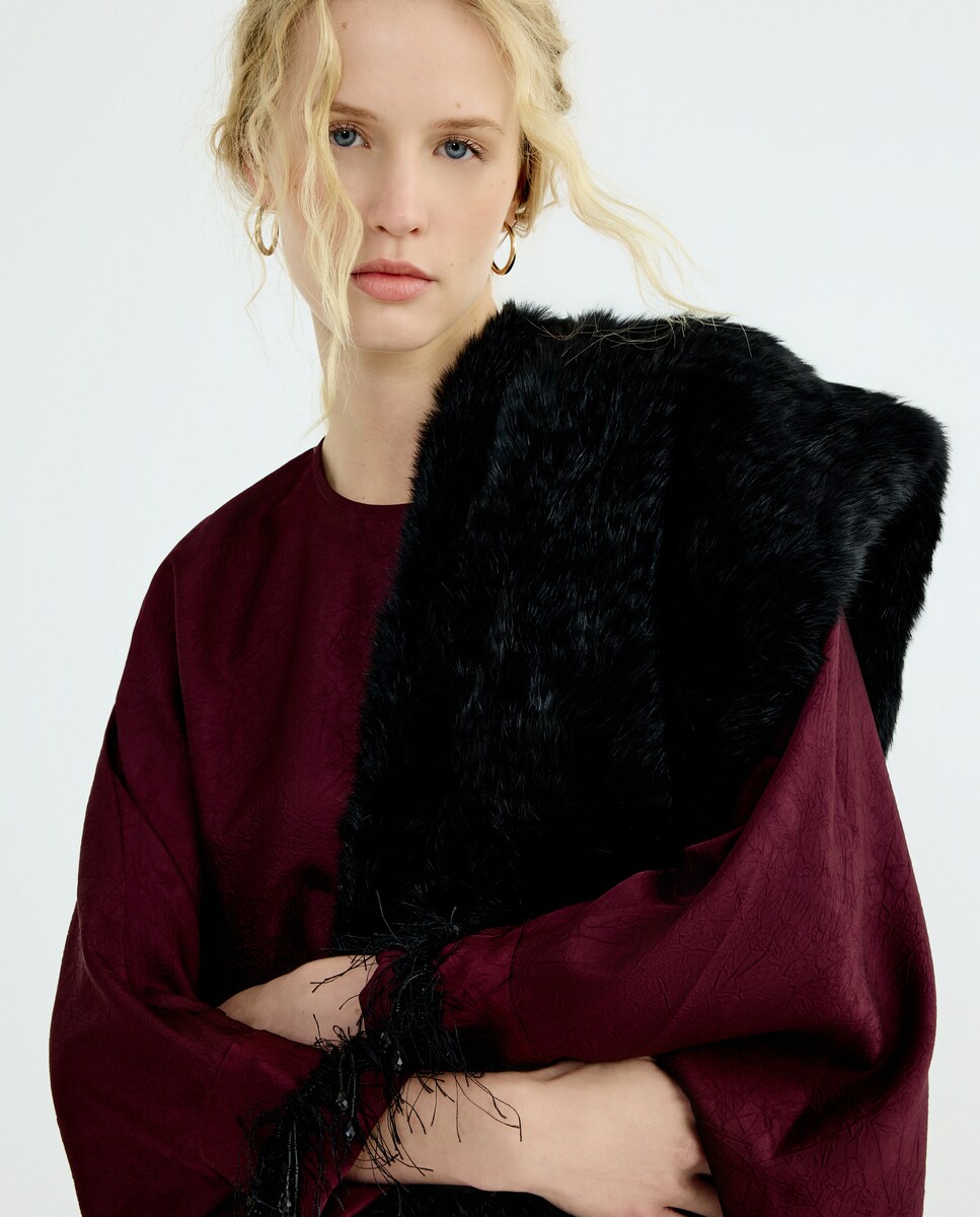 Gola Cruzada de Coelho Preto-3