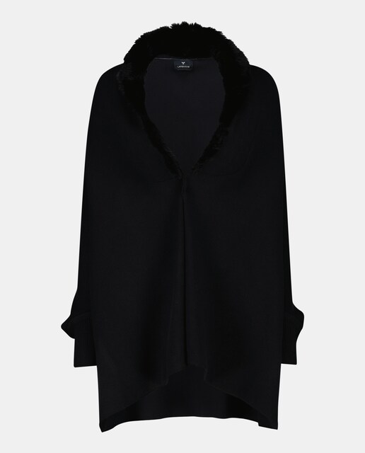 Imagen 0 de Capa de punto con cuello de conejo