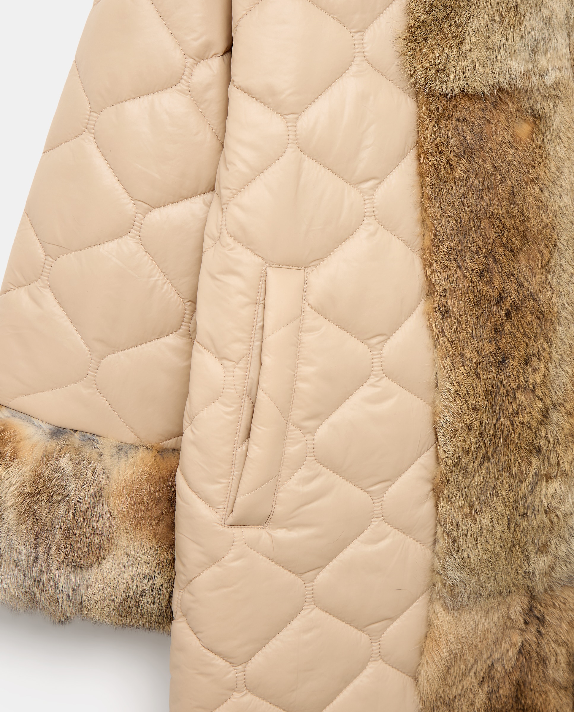 Capa Comprida de Nylon com Pelo de Coelho Bege-3