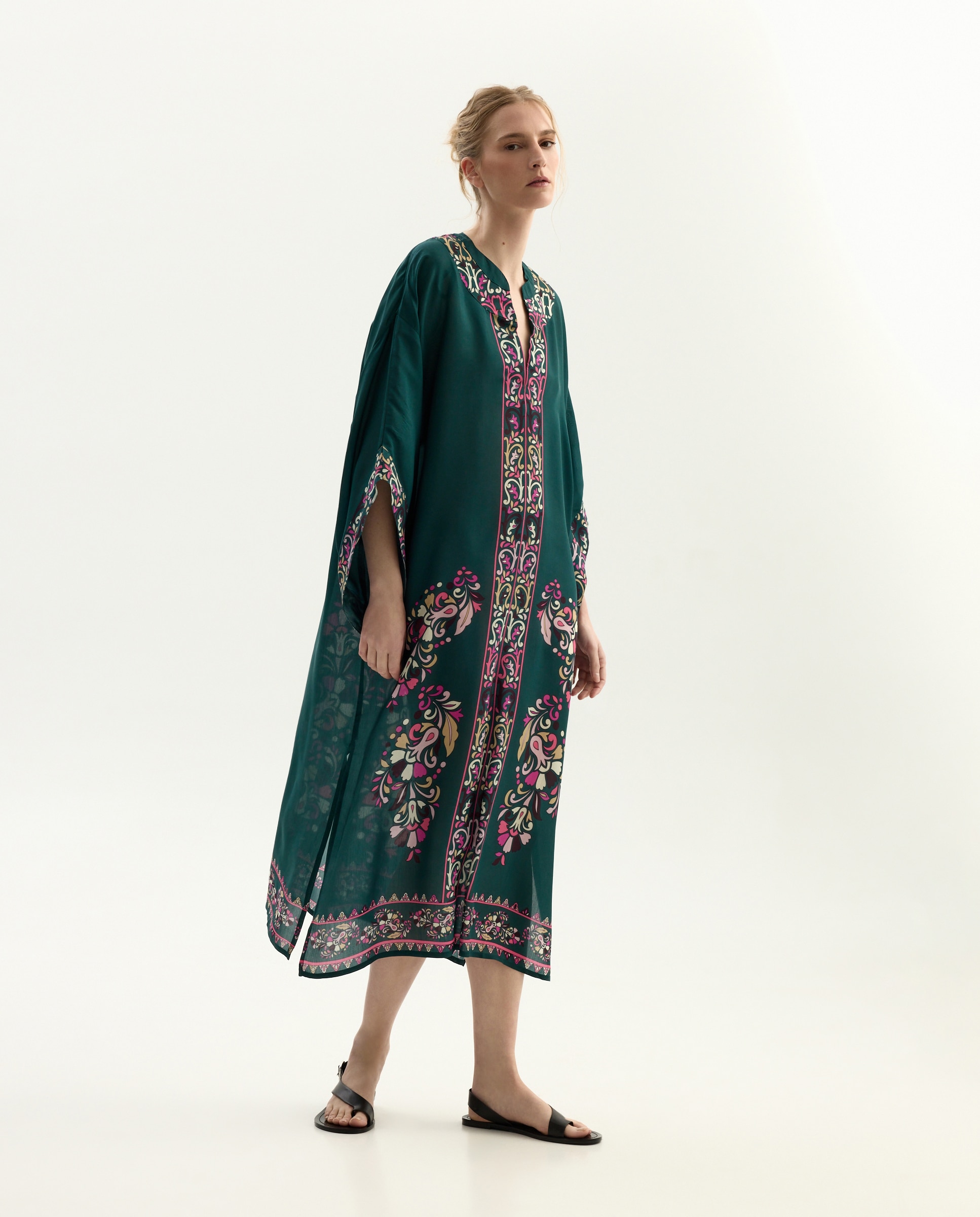 Kaftan com Gola de Pérolas Verde-4