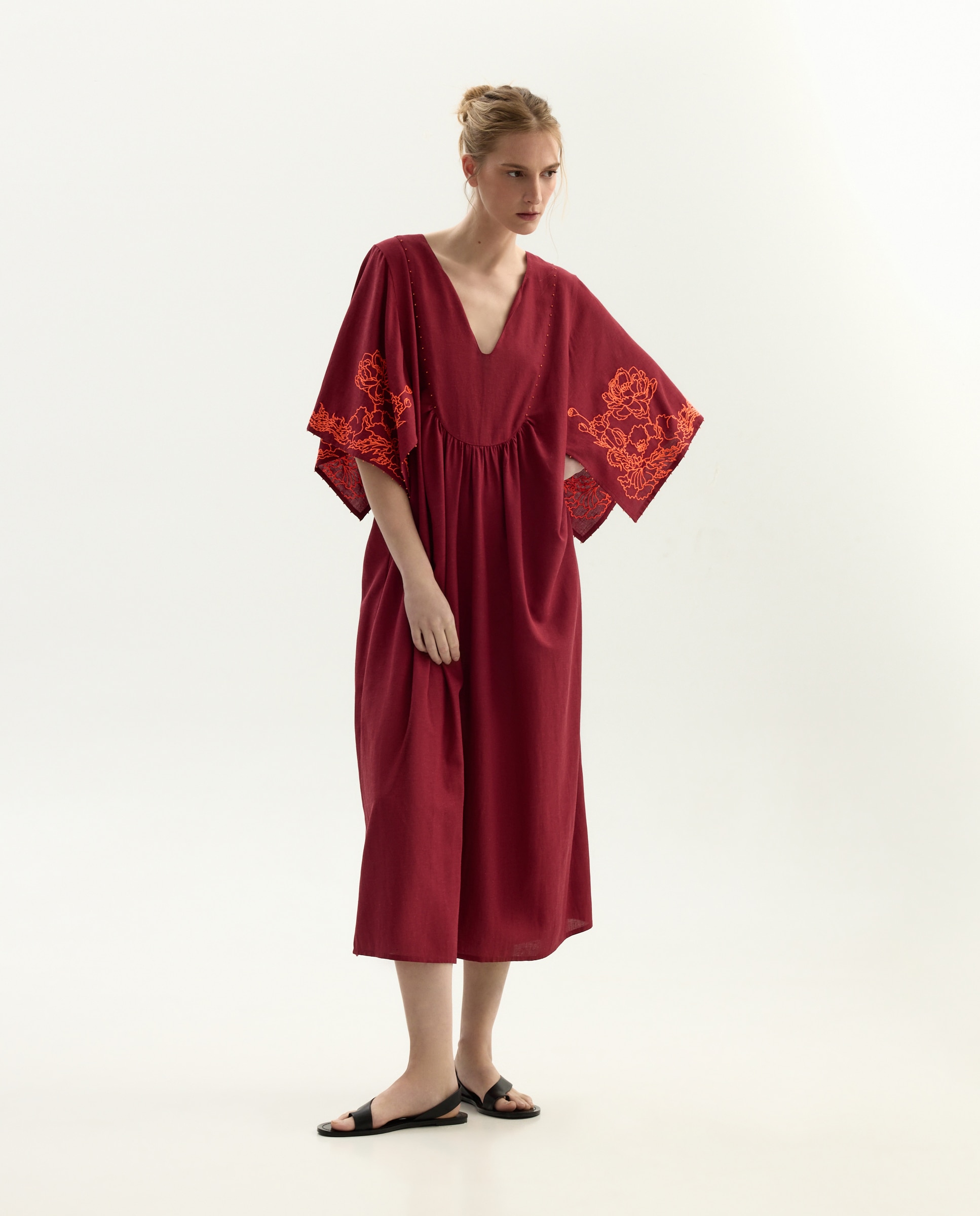 Kaftan com Trabalho Bordado nas Mangas 600 Vermelho-4