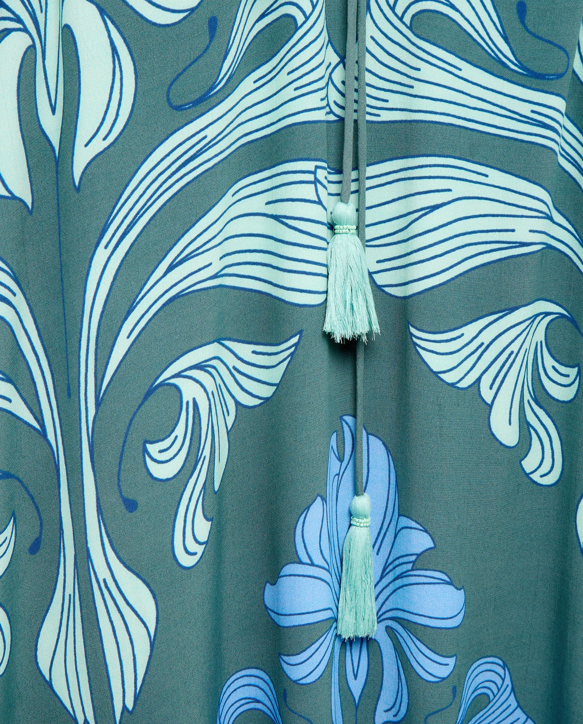 Kaftan com Trabalho de Pedraria no Decote Verde-3