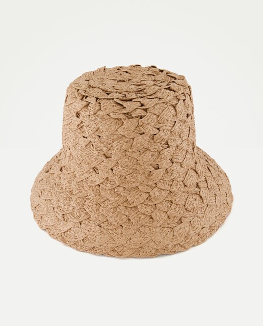 Gorro tipo clutch trenzado
