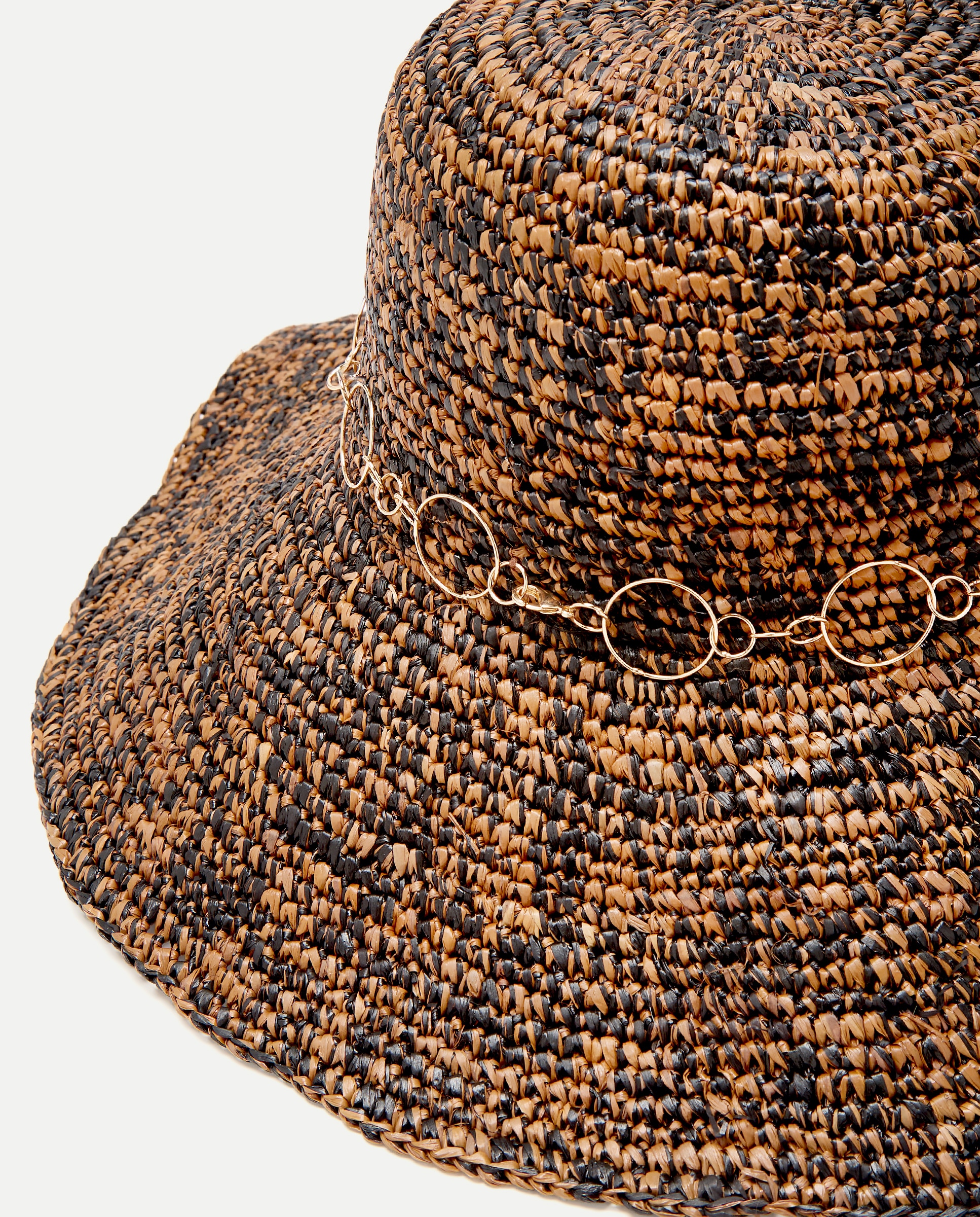 Chapéu de Ráfia com Corrente de Anéis Preto-2