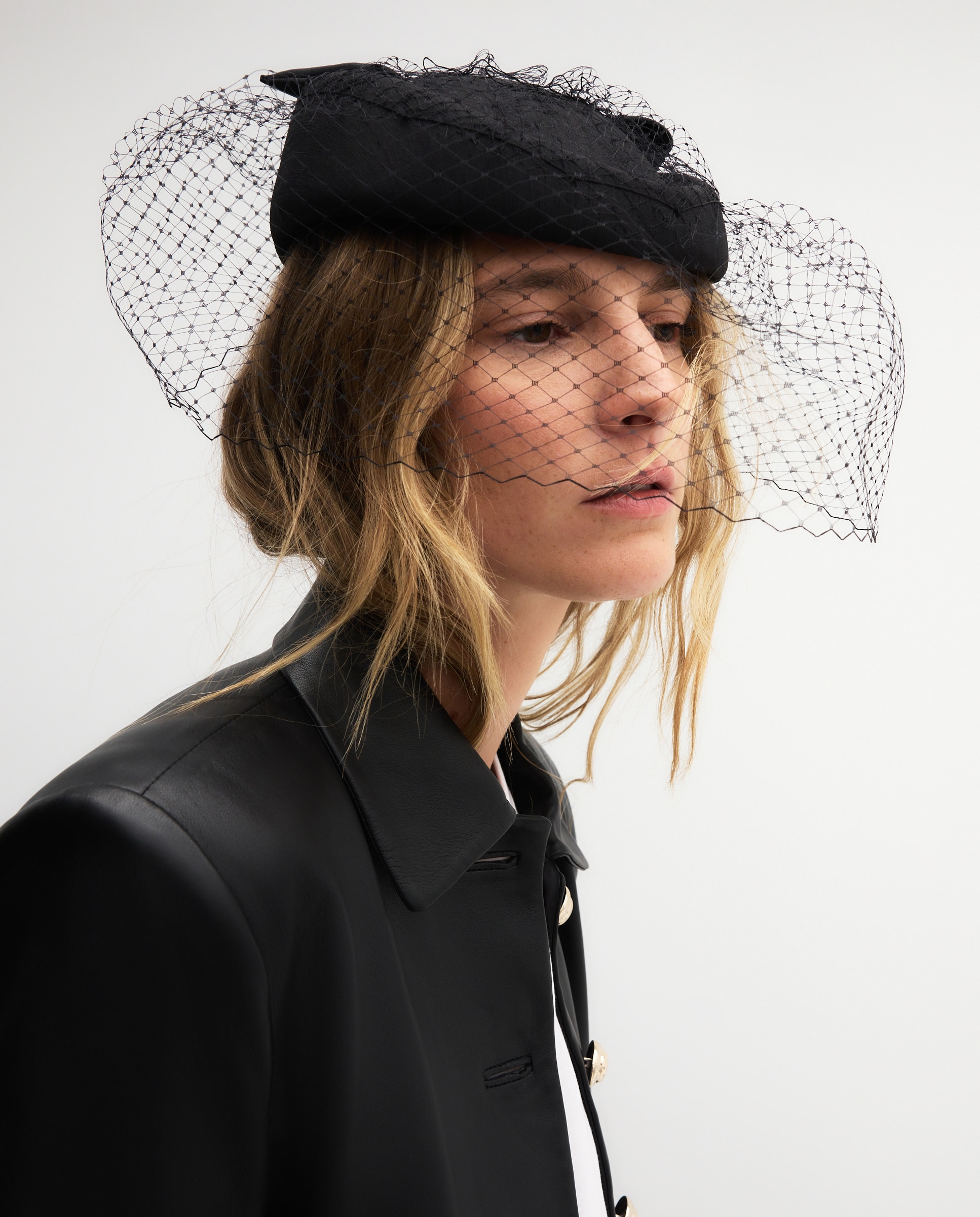 Casquete com Laço e Tule Preto-4