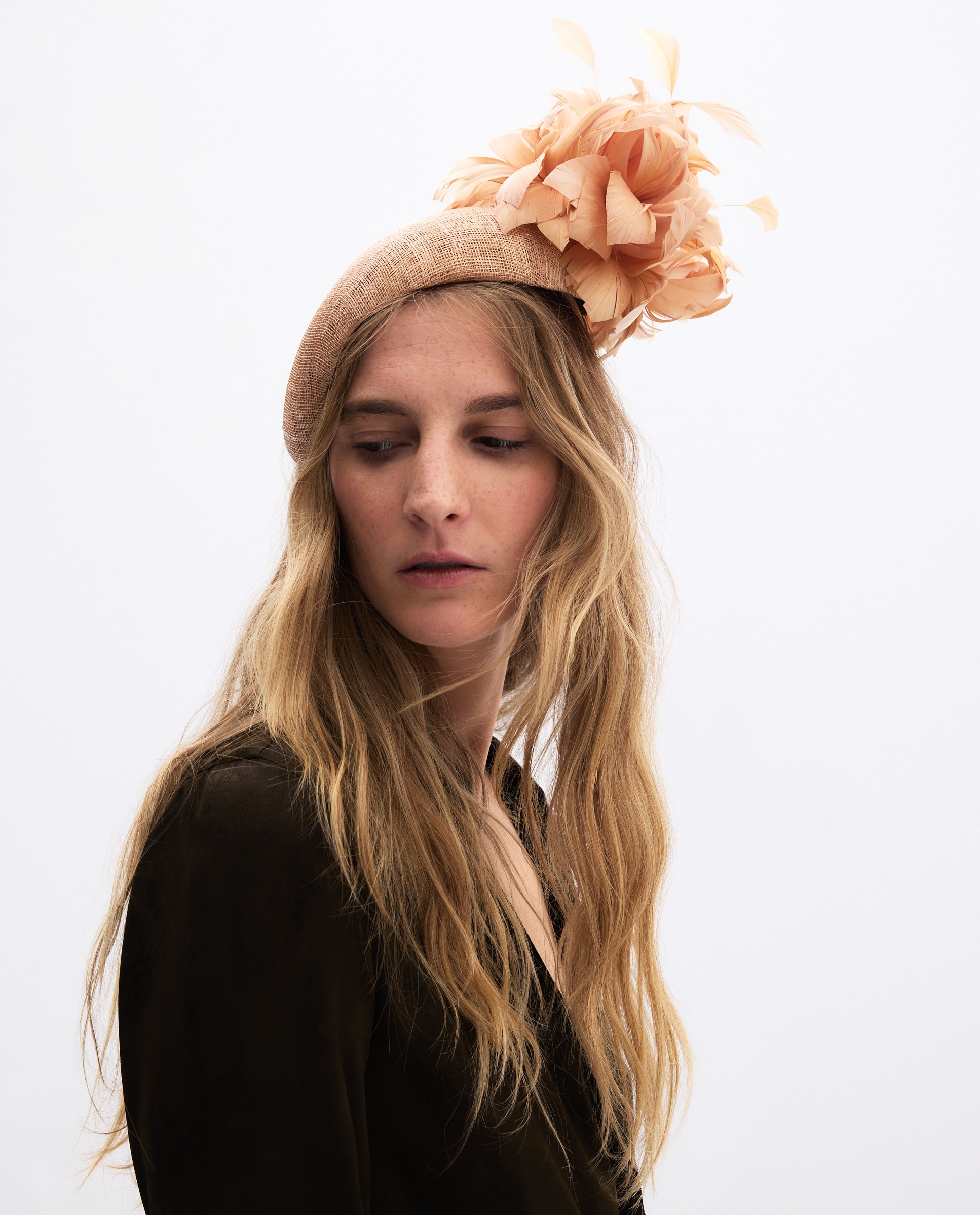 Tocado red plumas flor - Latouche - 250 Nude 250 Nude-3