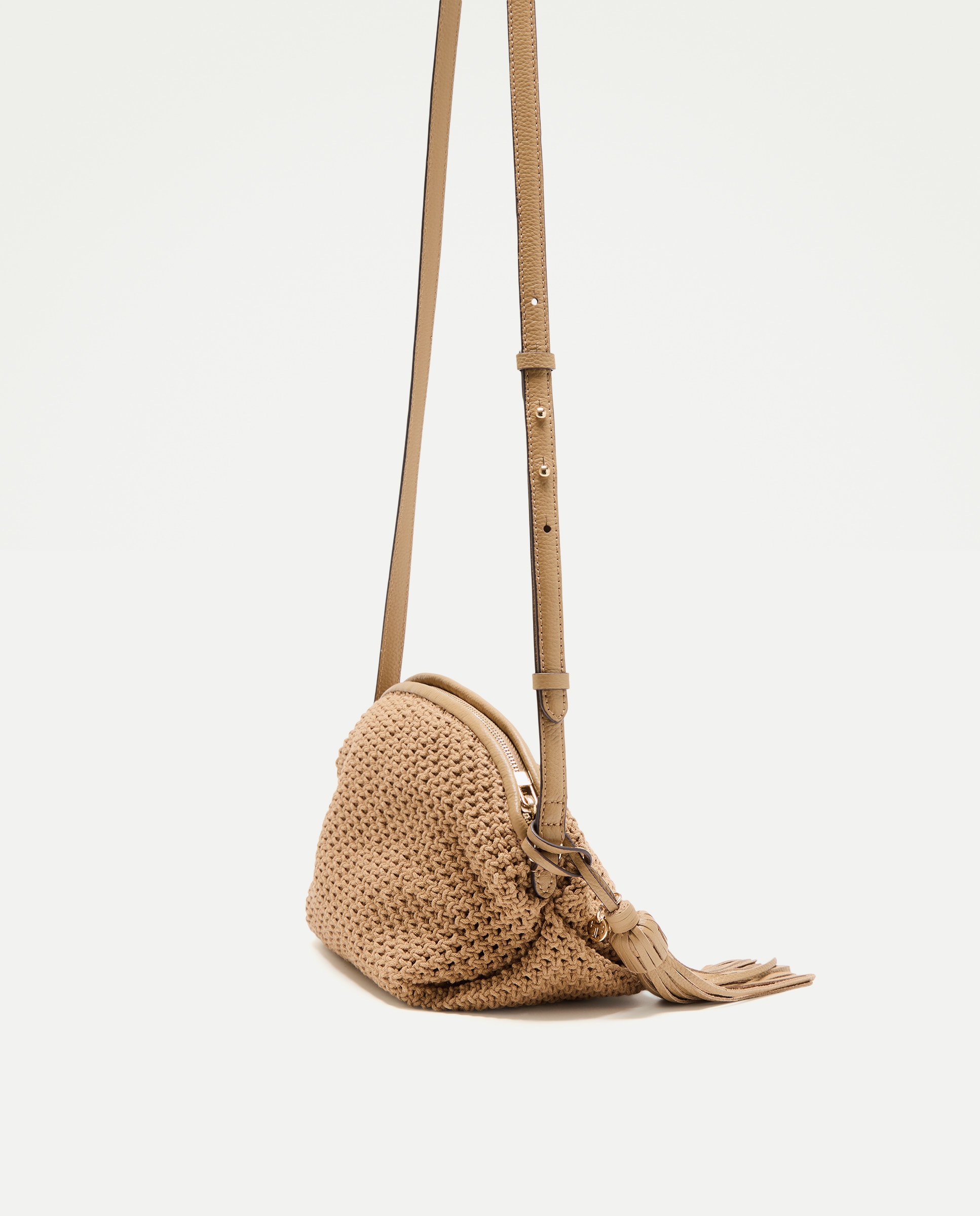 Mala a Tiracolo de Meia Lua em Pele Verde-3