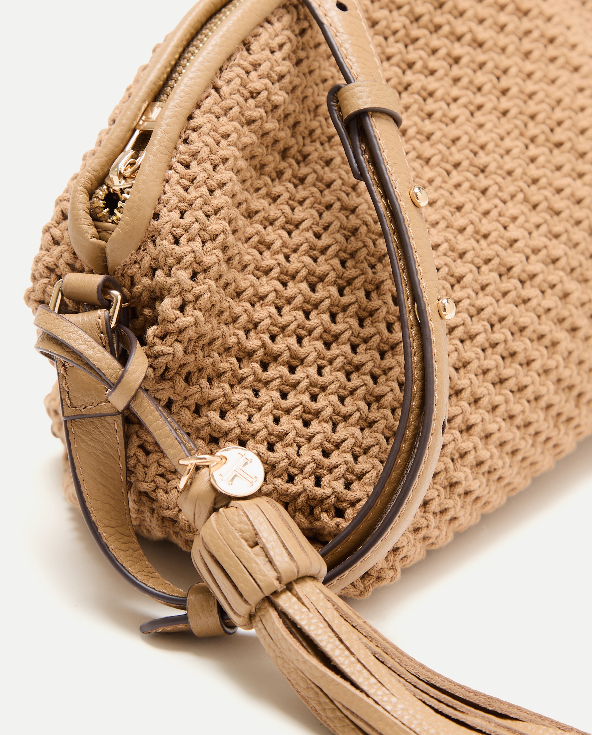 Mala a Tiracolo de Meia Lua em Pele Verde-5