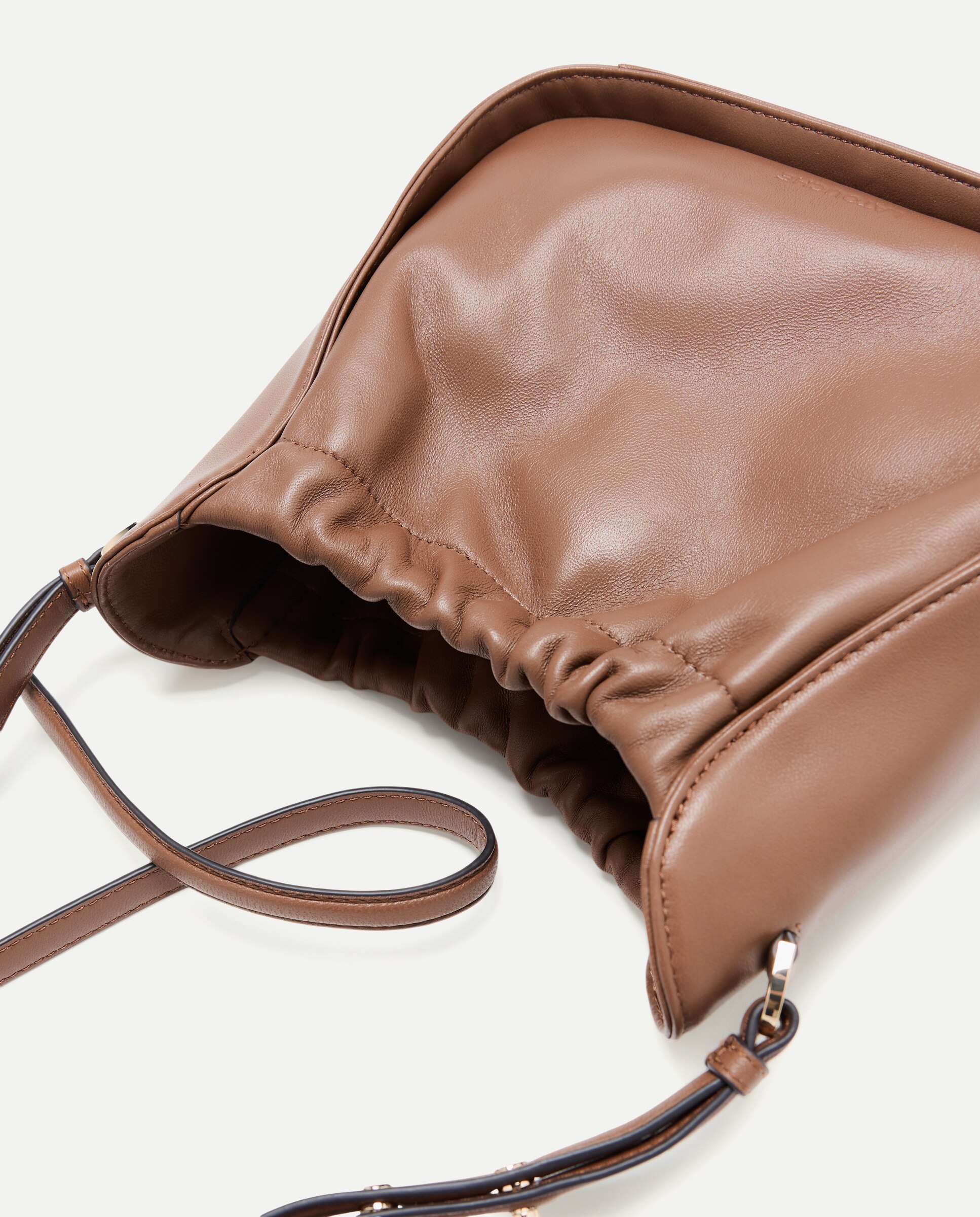 Crossbody en napa con cierre metálico - Latouche - 730 Camel 730 Camel-5