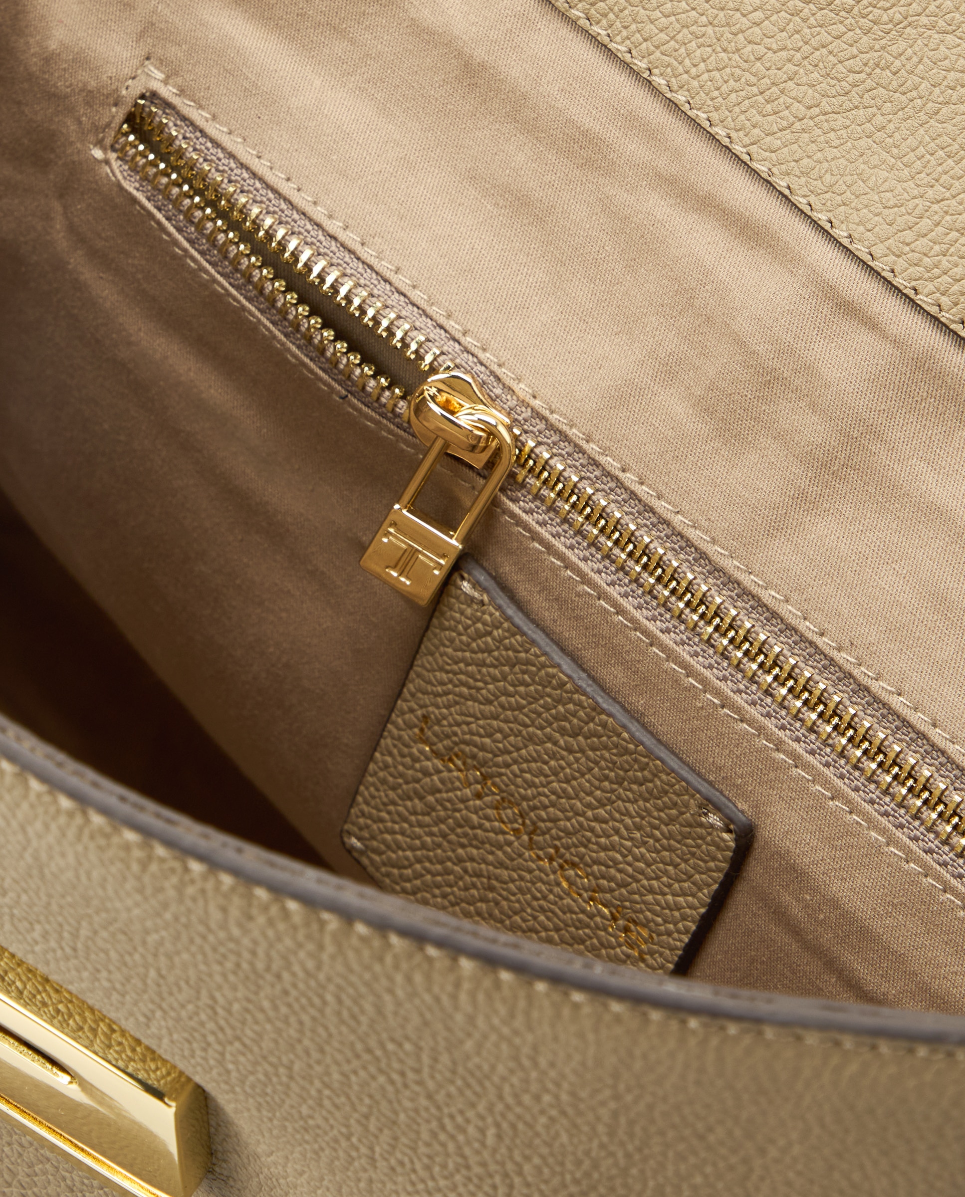 Mala Shopper com Aba e Fecho Metálico Vison Claro-3