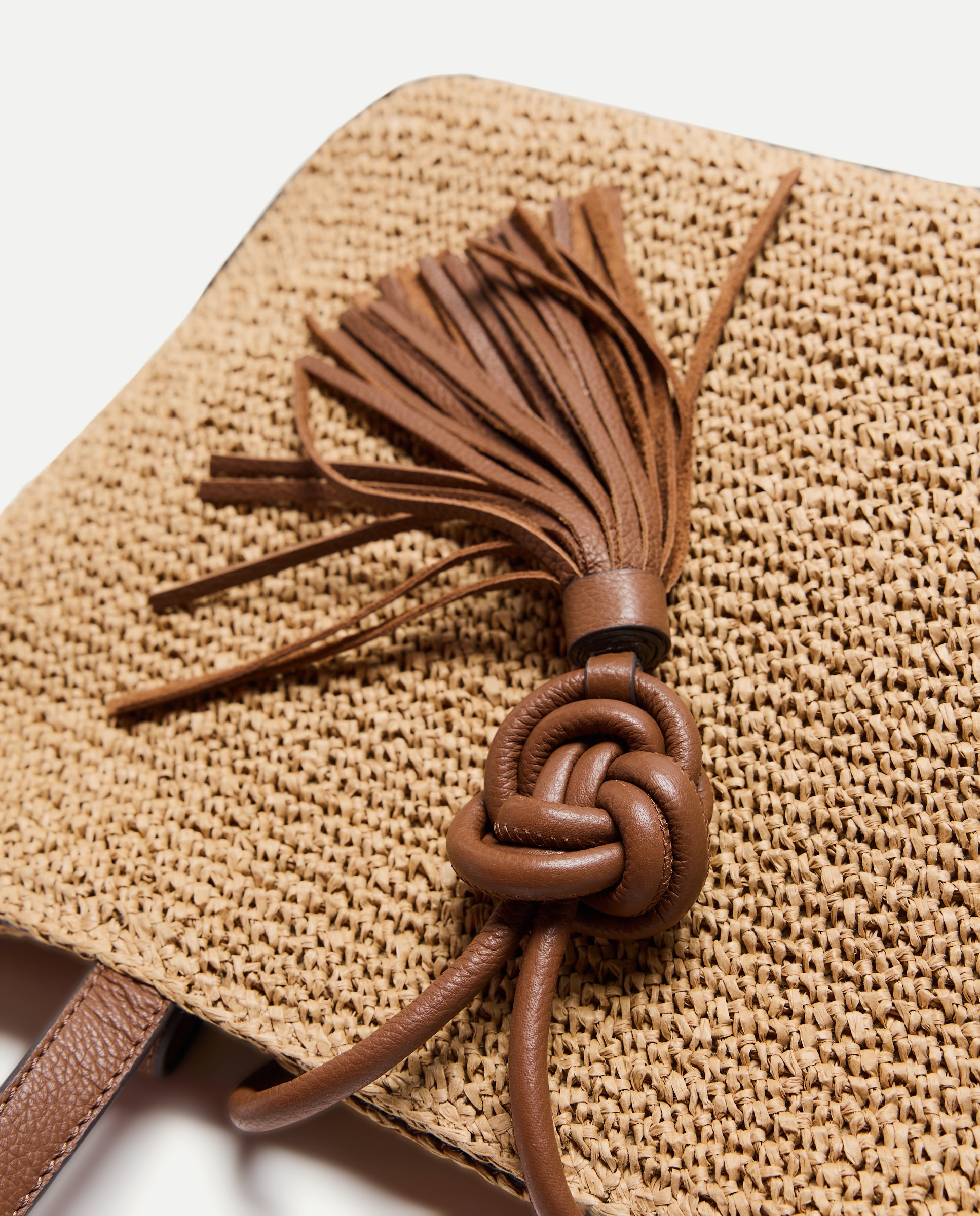 Mala Shopper de Ráfia e Pele com Borla Bege-3