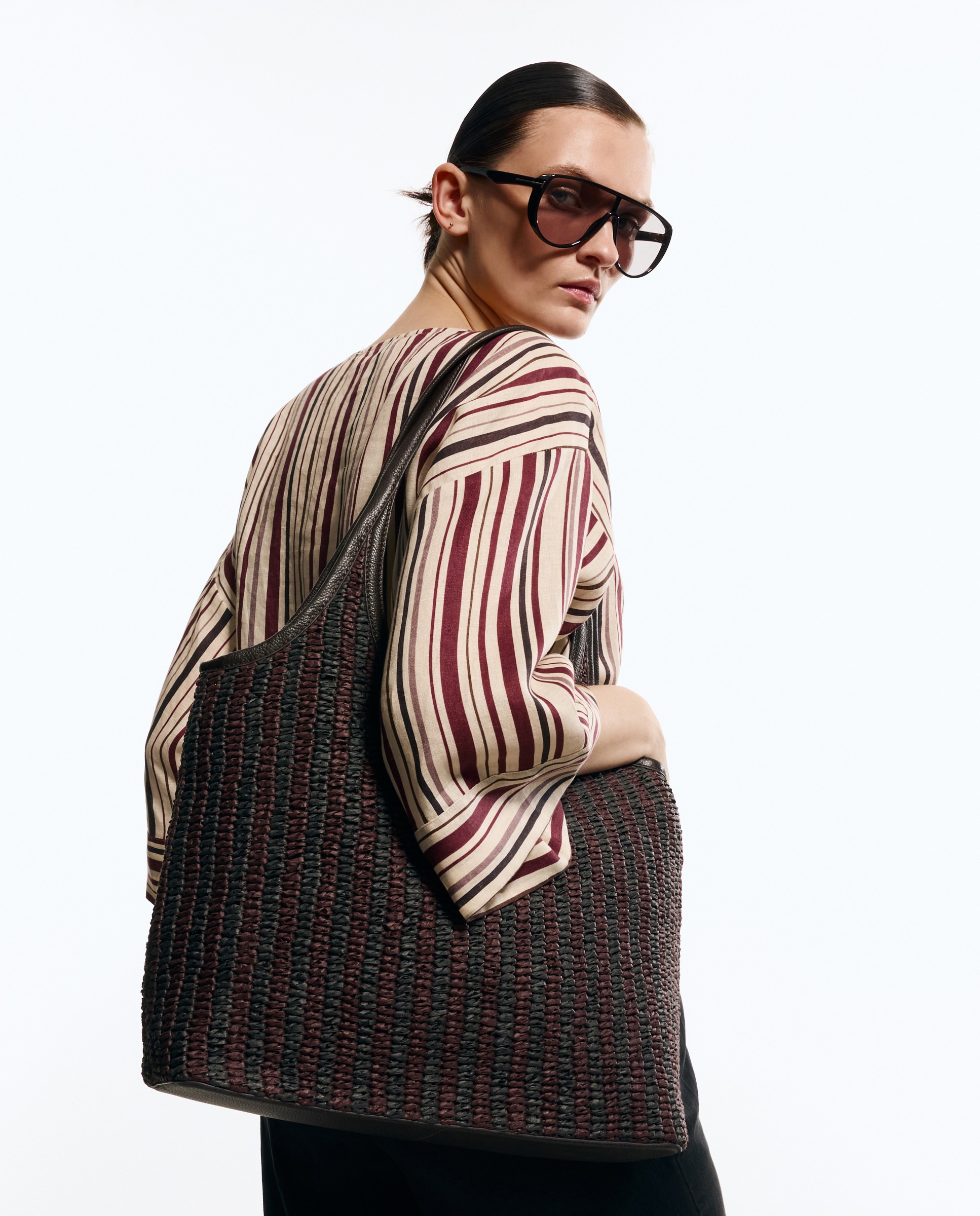 Mala Shopper de Ráfia em Pele com Fecho Metálico Castanho-5