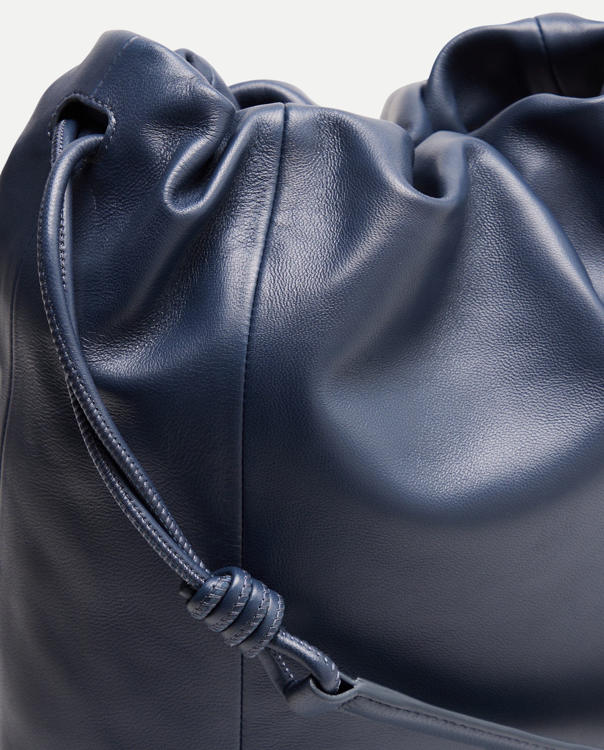 Mala Hobo Tipo Saco Franzida em Pele Azul-marinho-4
