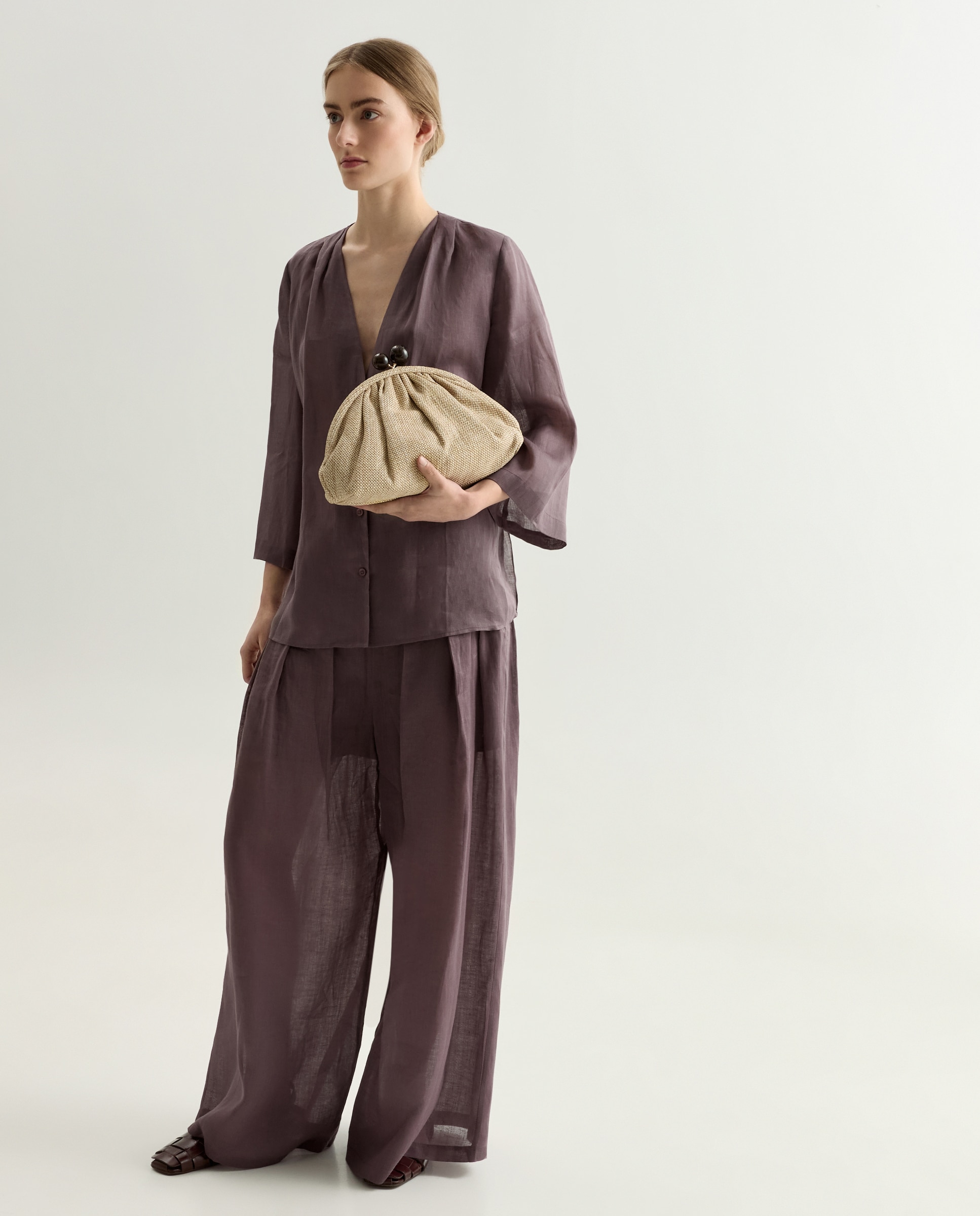 Mala Pouch com Fecho de Bolas Bege-7