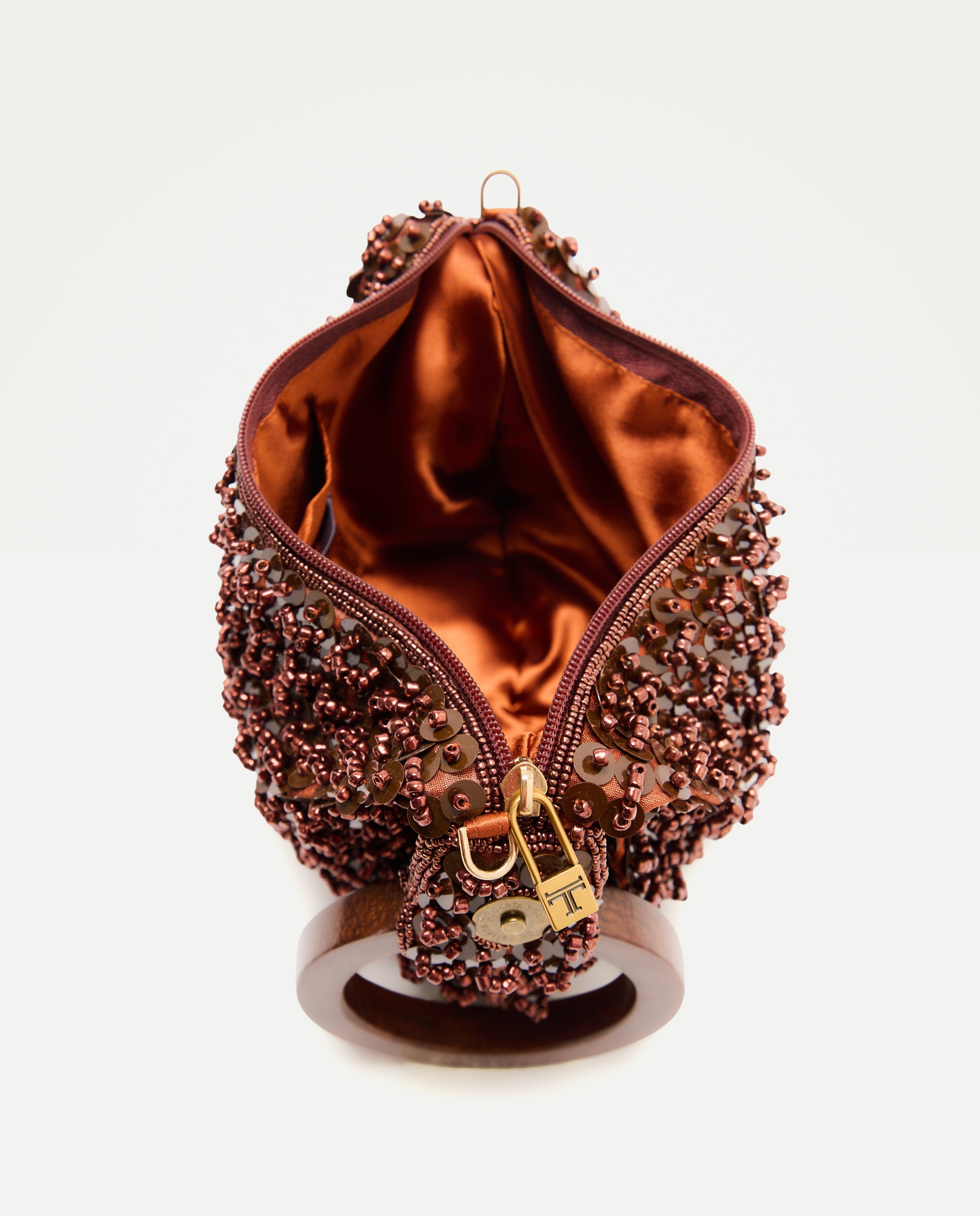 Mala Tipo Saco com Pulseira e Brilhos Castanho-5