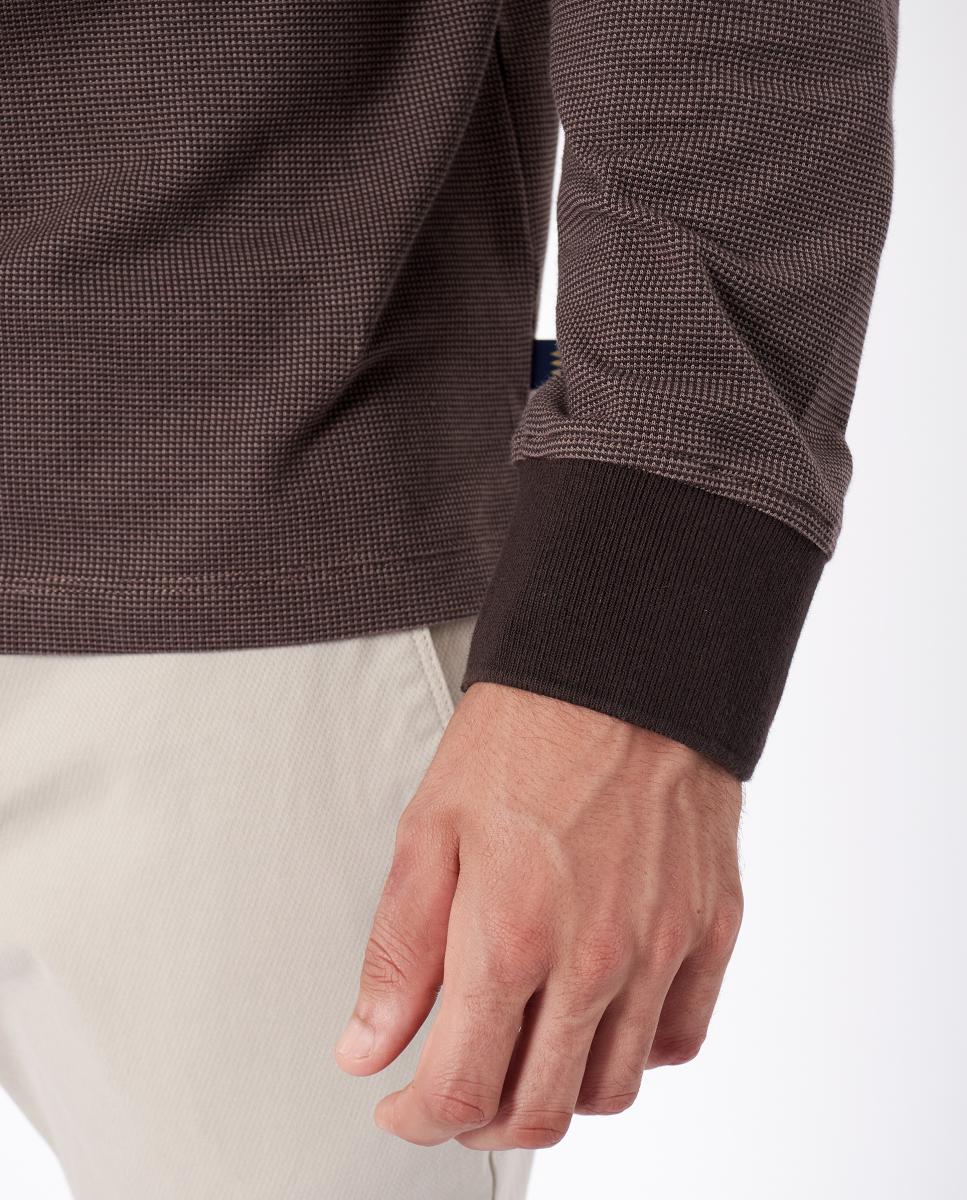 Polo com Jacquard Bicolor Castanho-4
