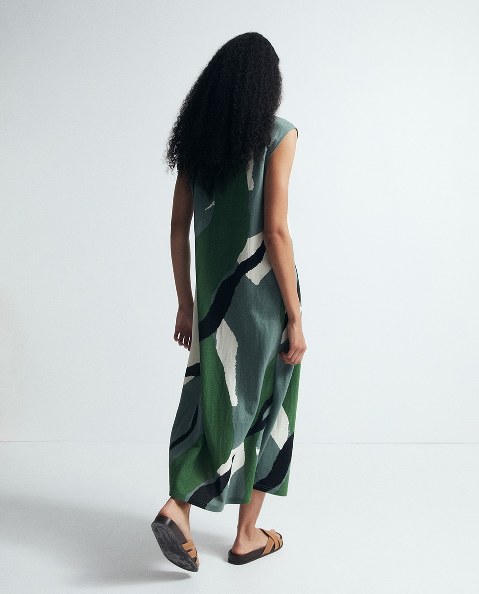 Vestido Básico de Linho Verde-4