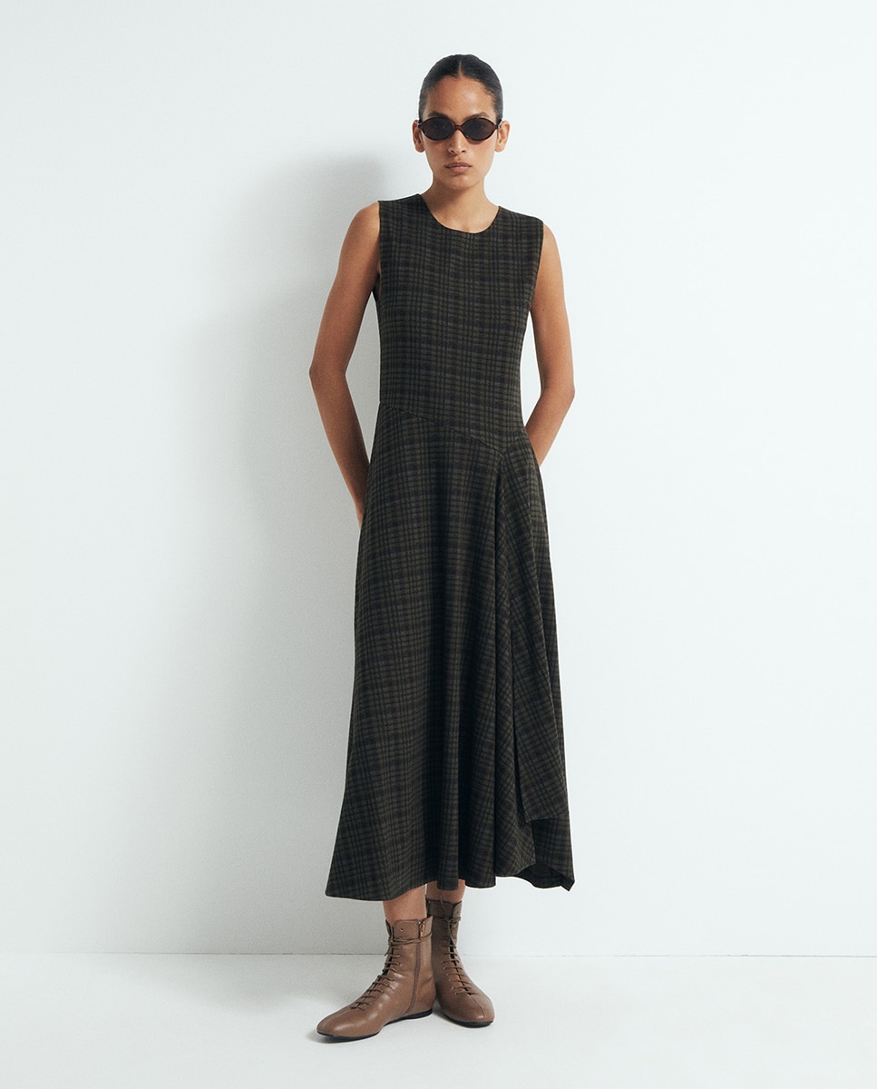 Imagem 0 de Vestido midi aos quadrados