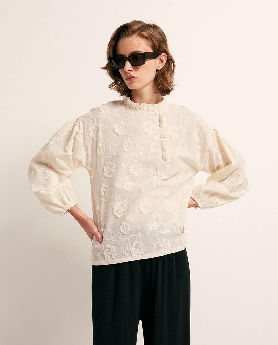 T-shirt com bordado floral 120 Cru-2