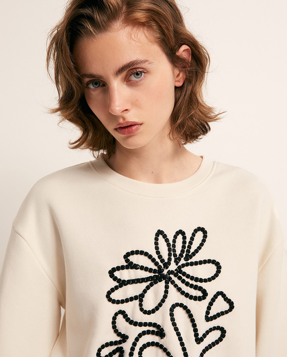 Sweatshirt com Adorno Bordado 120 Cru-3