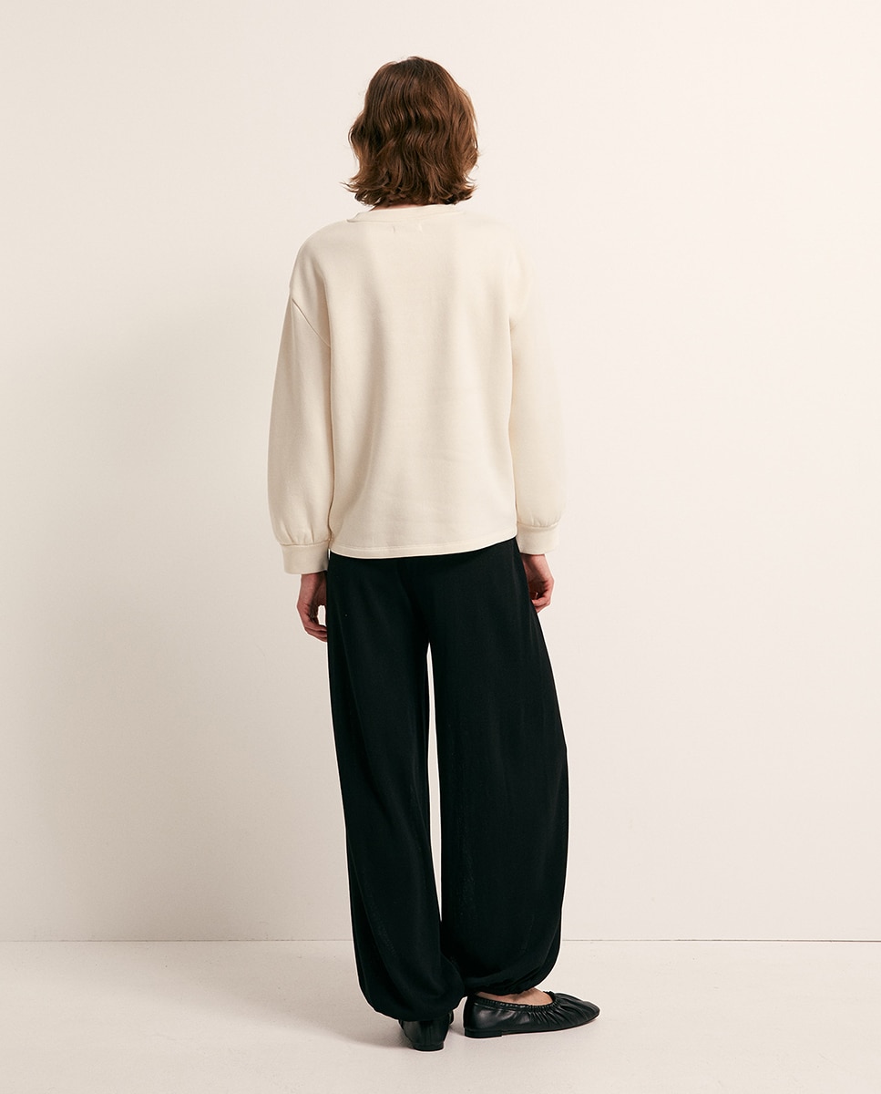 Sweatshirt com Adorno Bordado 120 Cru-5