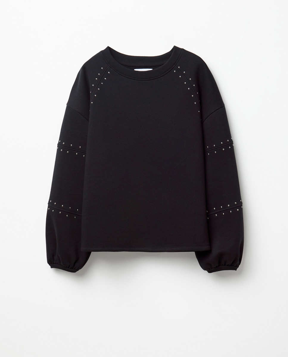 Sweatshirt com Tachas Preto-6