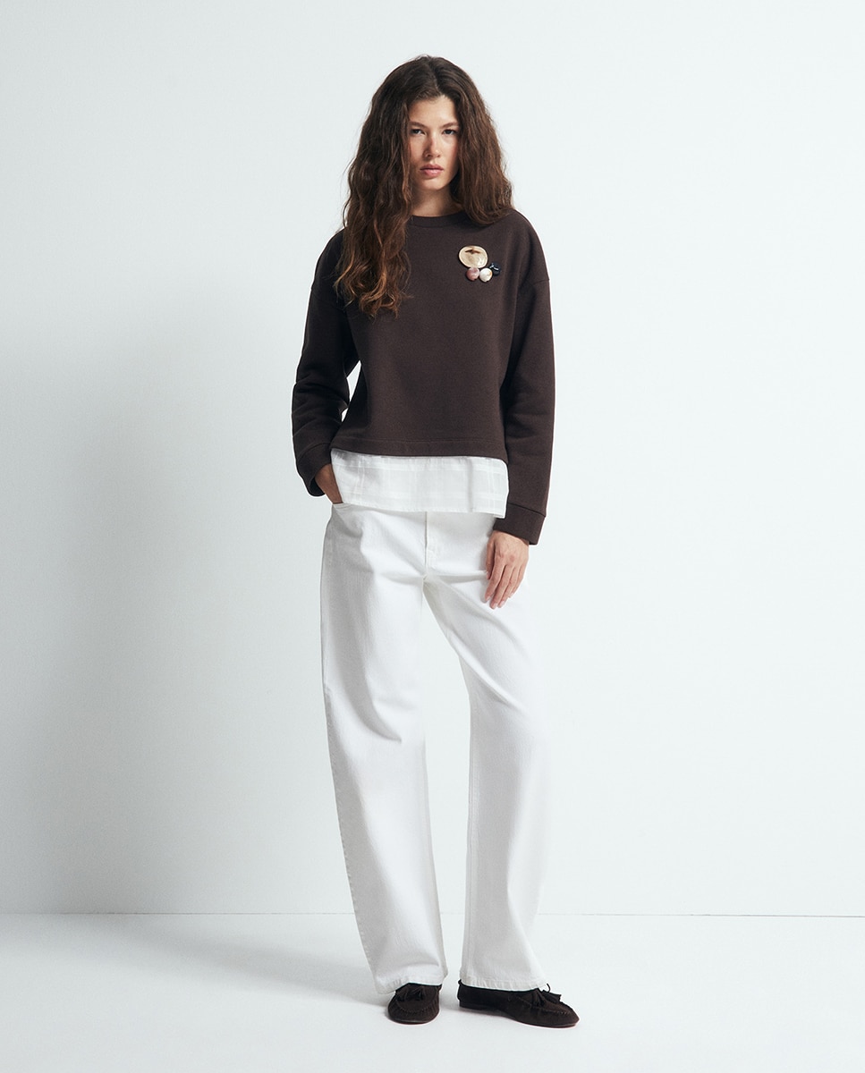 Sweatshirt com Pregadeira e Peças Chocolate-3