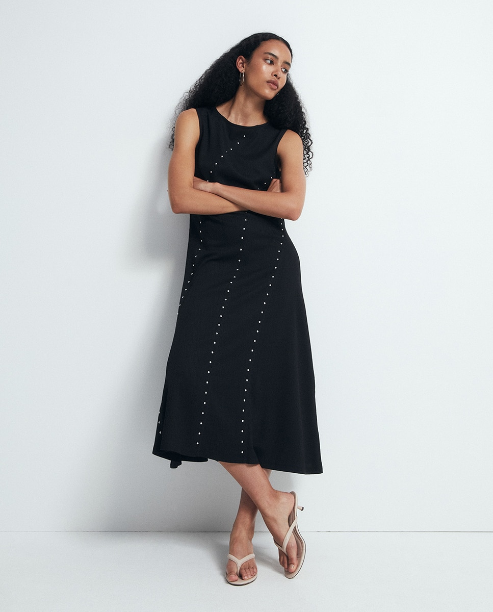Imagem 0 de Vestido com Textura e Tachas