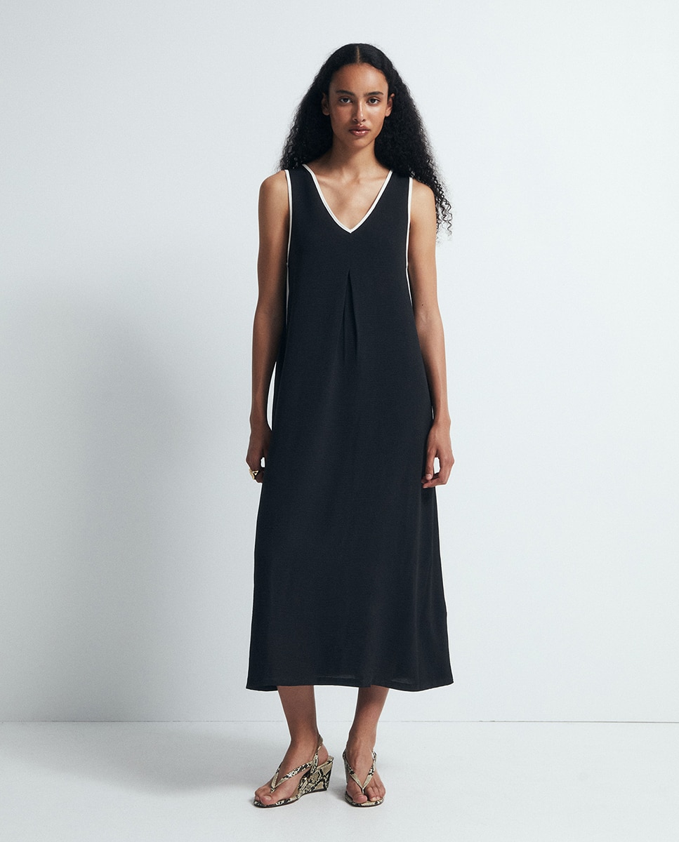 Imagem 0 de Vestido com Contrastes