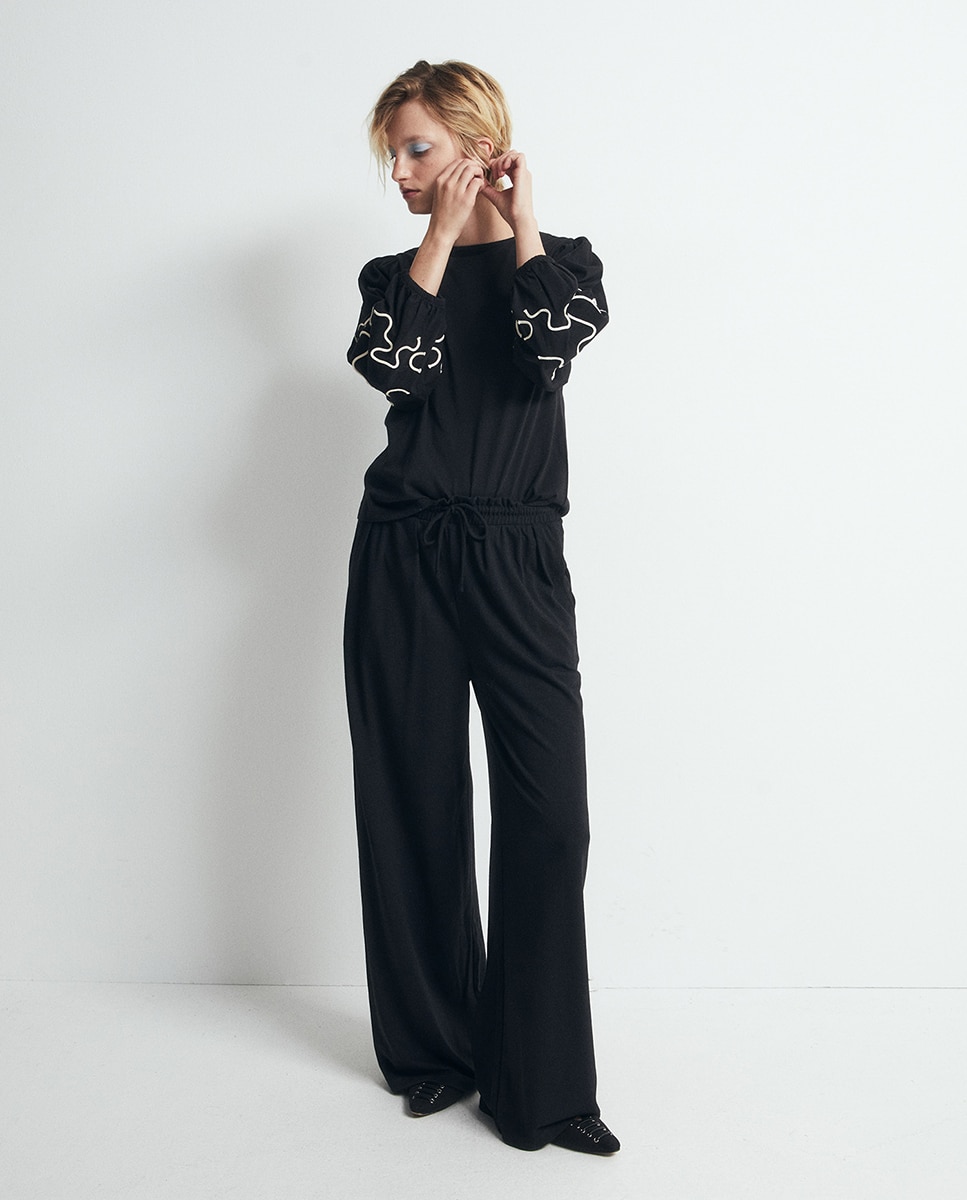 T-shirt Bordada Preto-3
