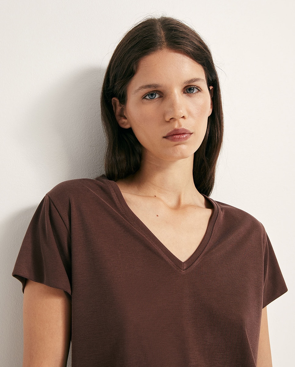 T-shirt de Decote em Bico Rib Set Castanho-3