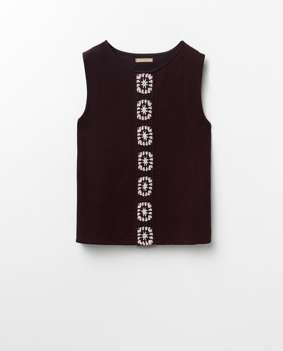 T-shirt com Detalhe de Crochet Castanho-5