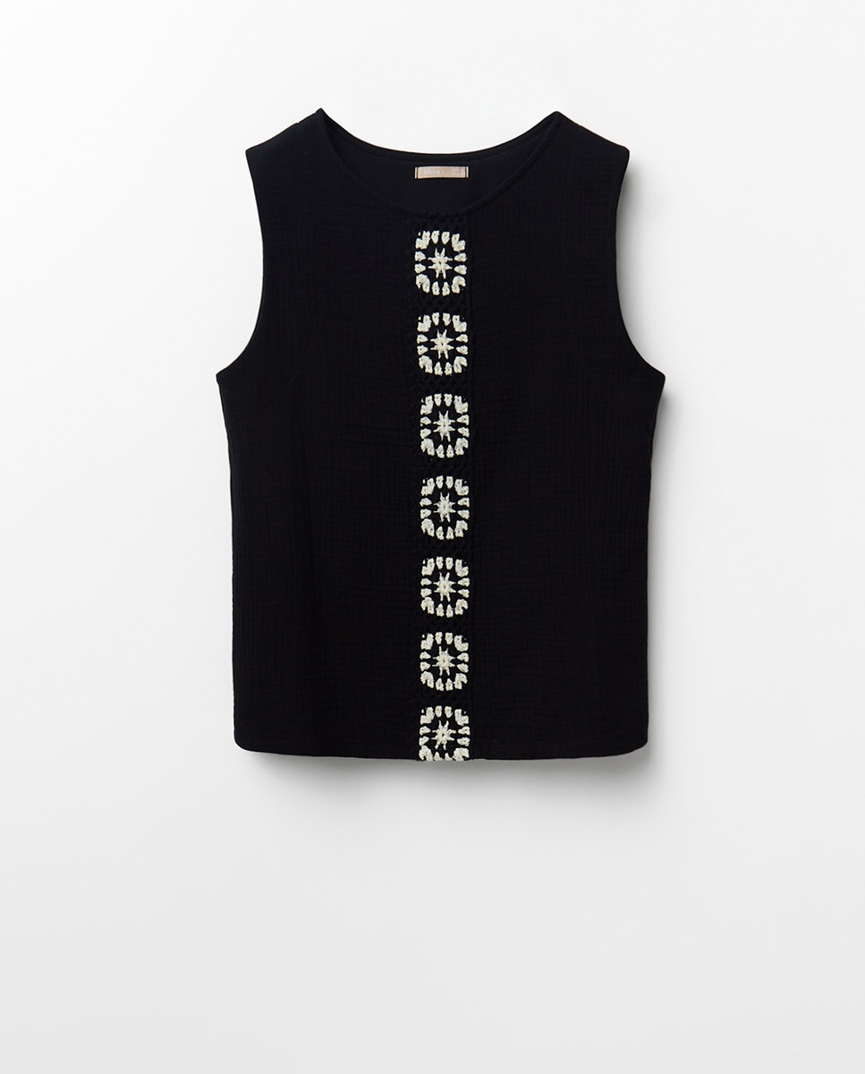T-shirt com Detalhe de Crochet Preto-5