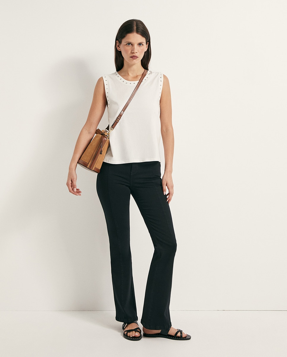 T-shirt com Tachas Branco-2