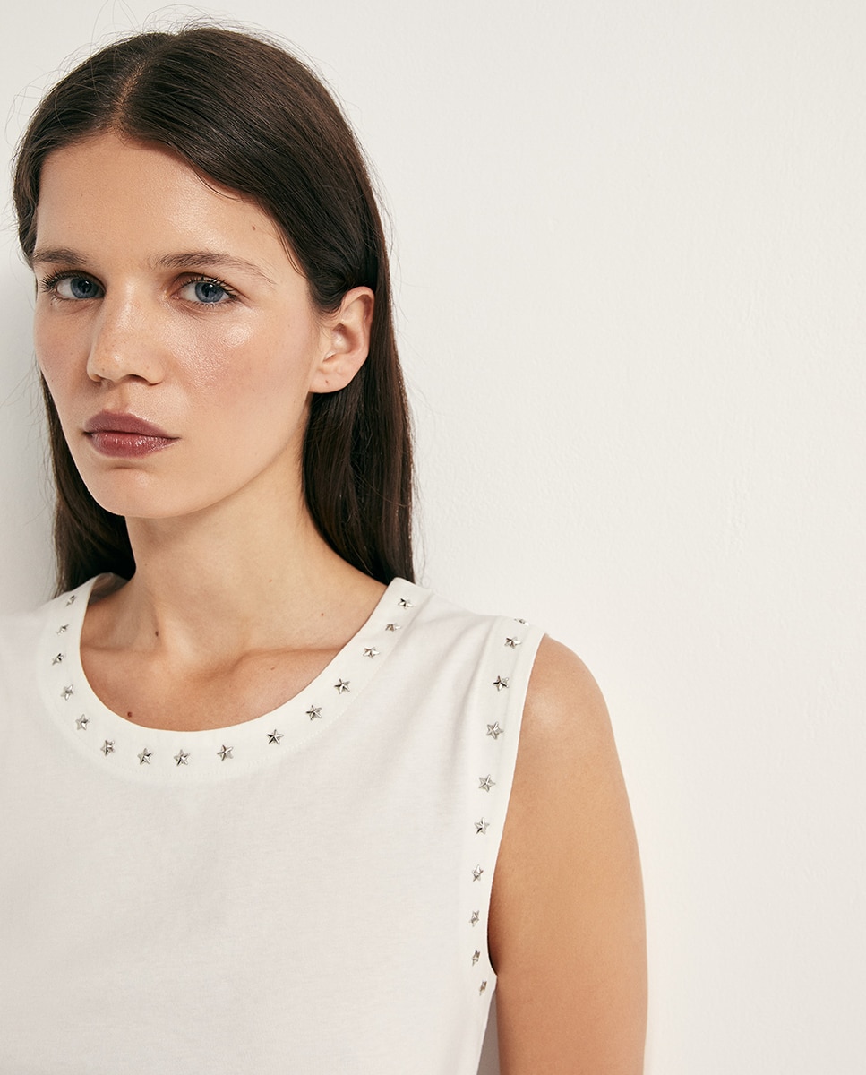T-shirt com Tachas Branco-3