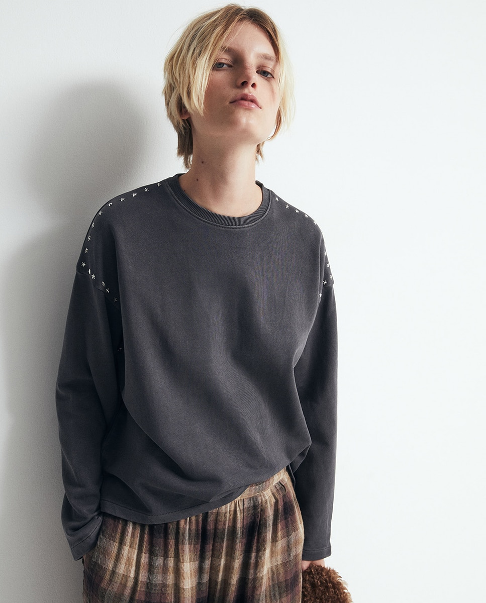 Imagem 0 de Sweatshirt com Tachas e Lavagem
