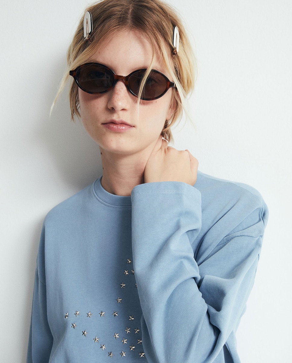Sweatshirt com Tachas e Lavagem 410 Azul Claro-2