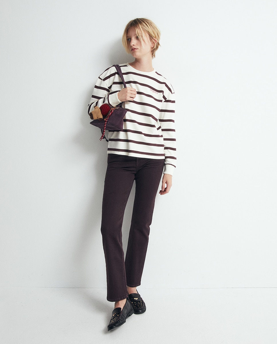 Sweatshirt Básica com Decote Redondo Bordeaux-3